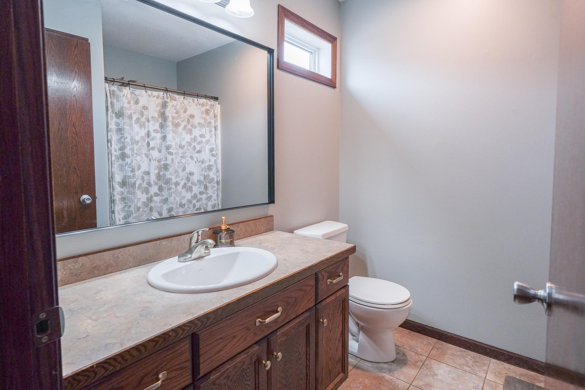2007 single family home for sale at 4723 51st Street S in Fargo, ND — 5 bed, 3 bath (photo 16 of 52)