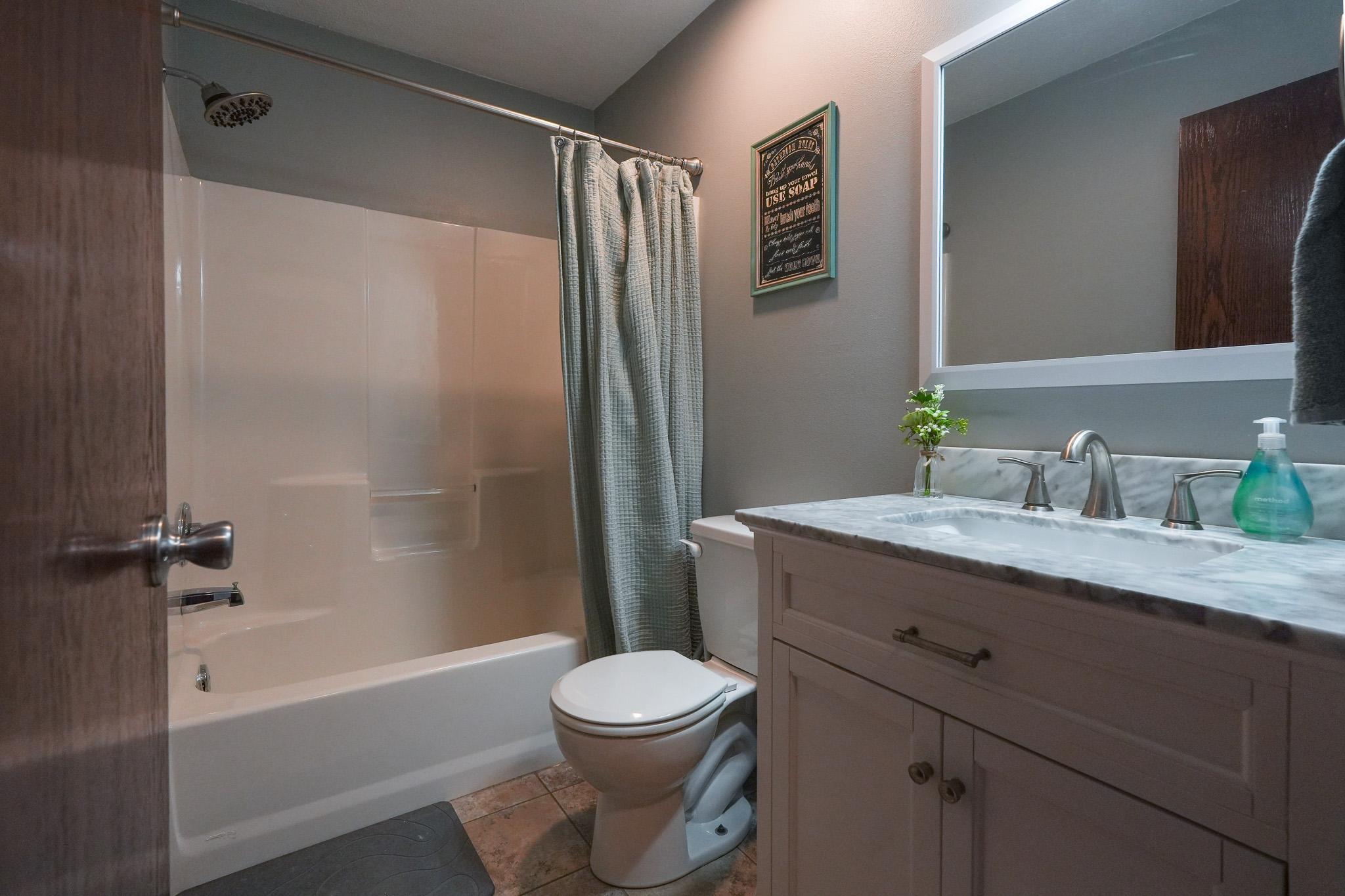 2007 single family home for sale at 4723 51st Street S in Fargo, ND — 5 bed, 3 bath (photo 22 of 52)