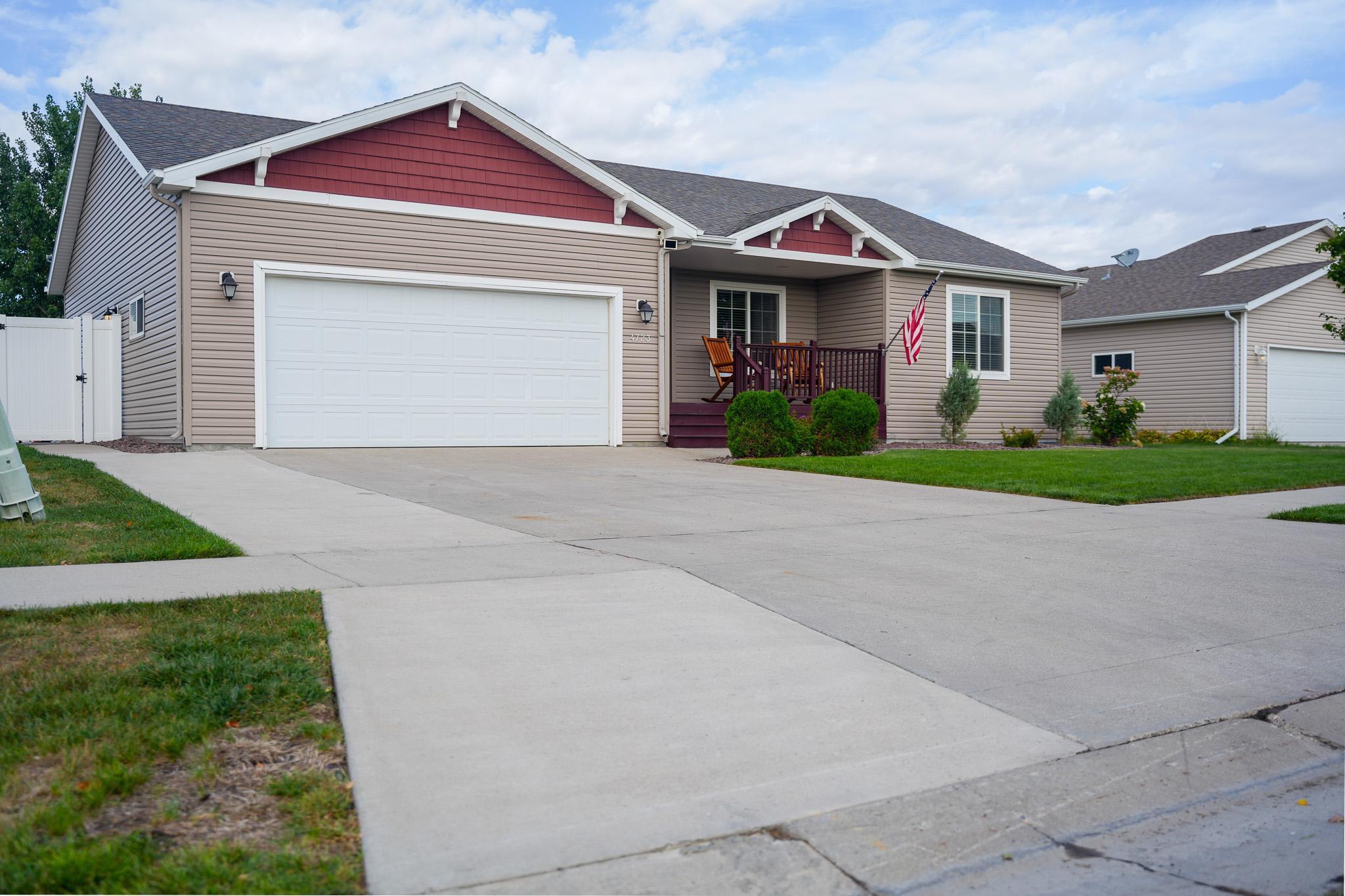 2007 single family home for sale at 4723 51st Street S in Fargo, ND — 5 bed, 3 bath (photo 4 of 52)