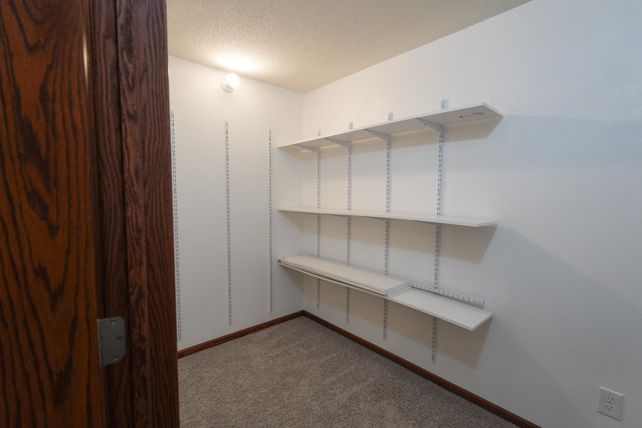 2007 single family home for sale at 4723 51st Street S in Fargo, ND — 5 bed, 3 bath (photo 34 of 52)