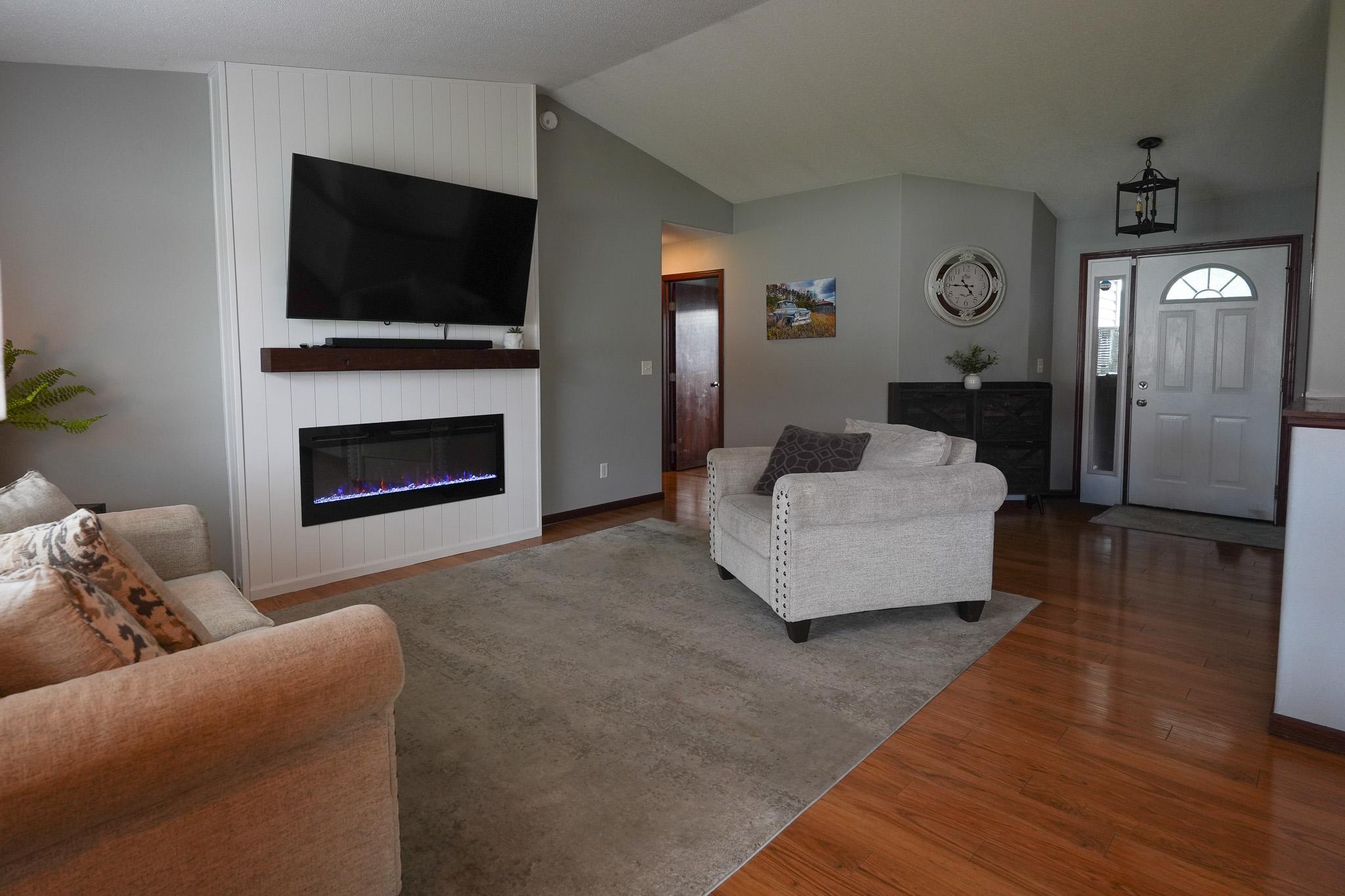 2007 single family home for sale at 4723 51st Street S in Fargo, ND — 5 bed, 3 bath (photo 6 of 52)