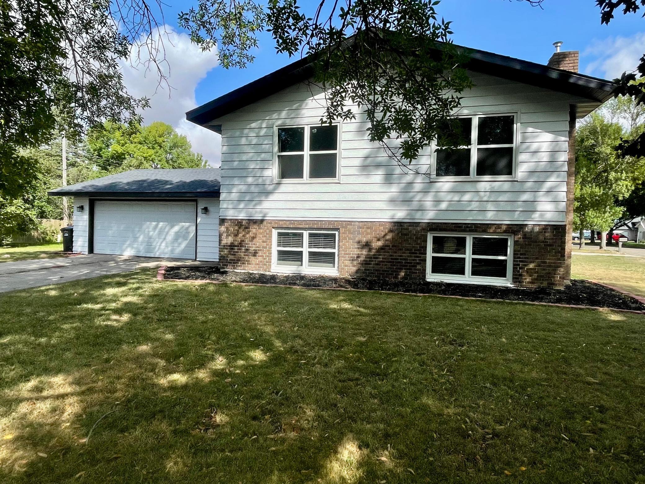 1976 single family home for sale at 403 6th Avenue NE in Dilworth, MN — 4 bed, 2 bath