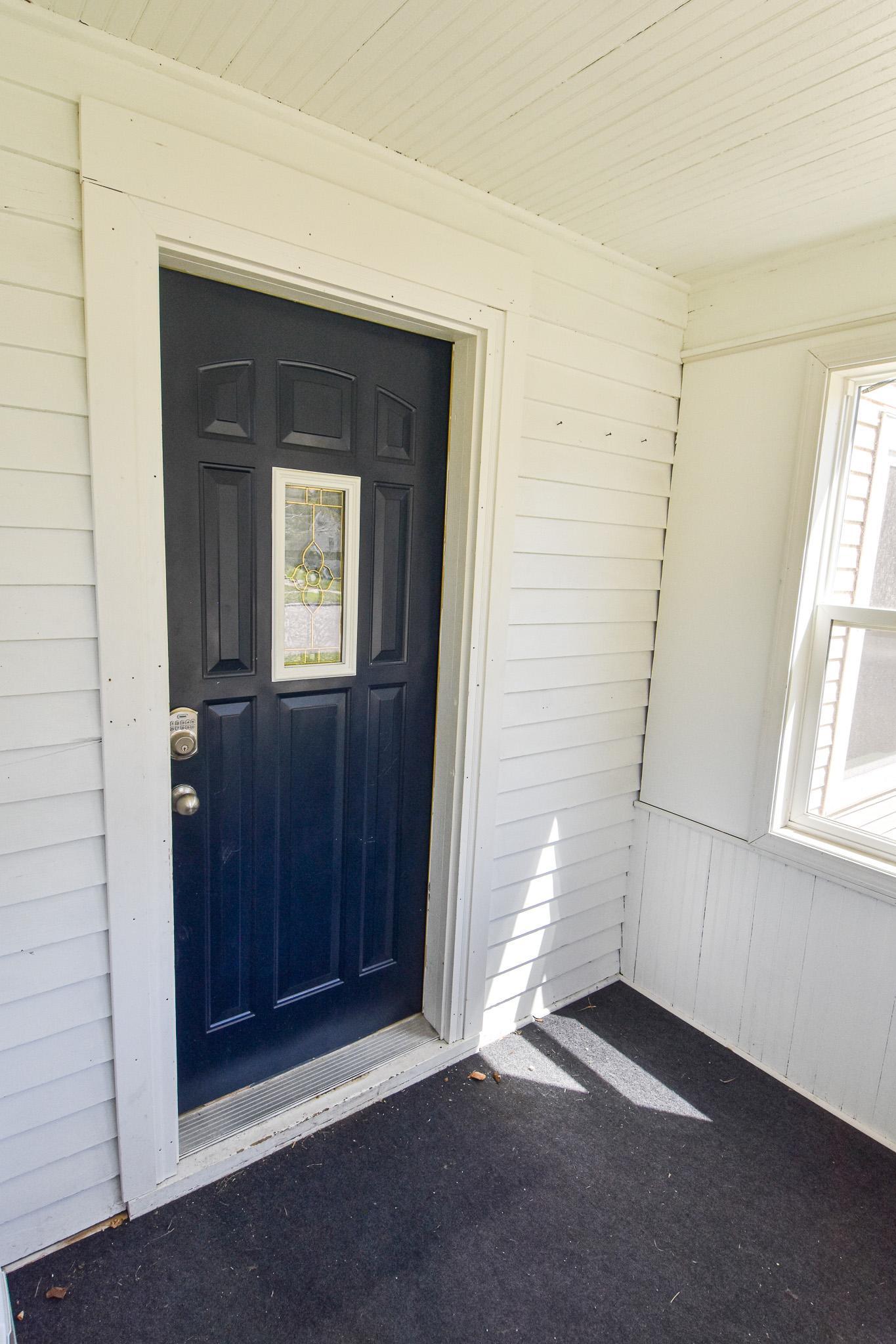 1905 single family home for sale at 720 Arnold Avenue N in Thief River Falls, MN — 3 bed, 2 bath (photo 4 of 49)