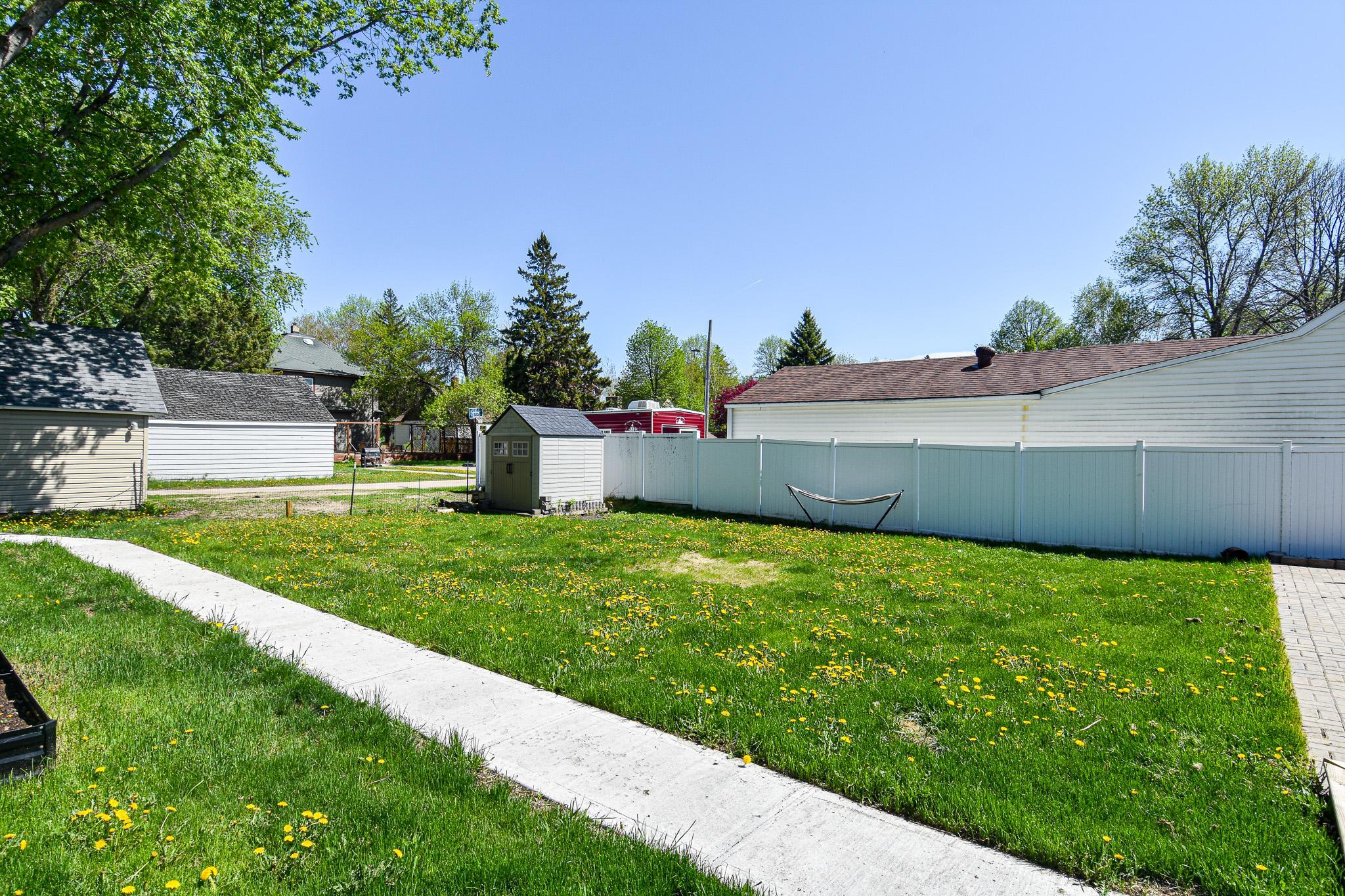 1905 single family home for sale at 720 Arnold Avenue N in Thief River Falls, MN — 3 bed, 2 bath (photo 42 of 49)