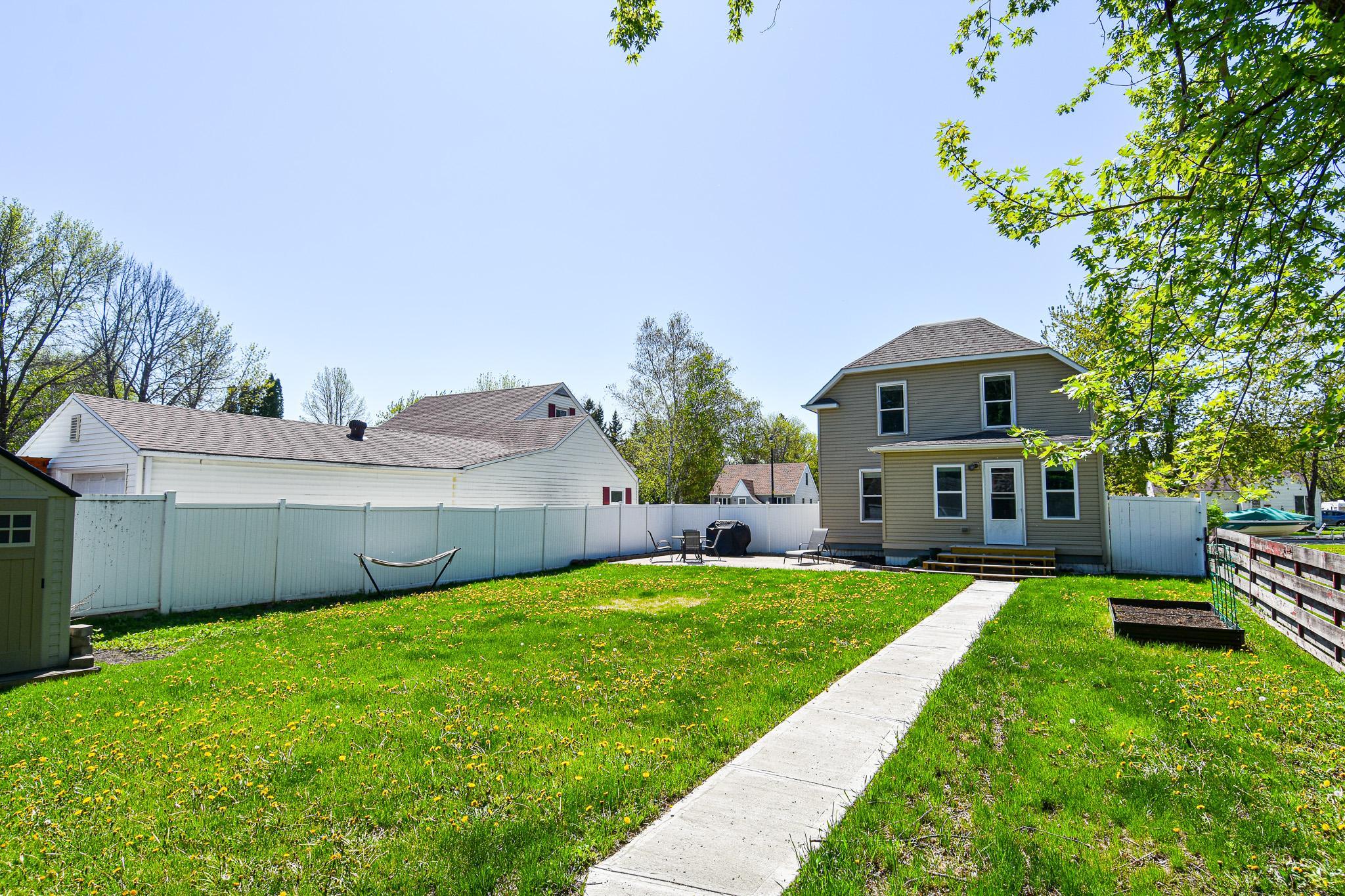 1905 single family home for sale at 720 Arnold Avenue N in Thief River Falls, MN — 3 bed, 2 bath (photo 43 of 49)