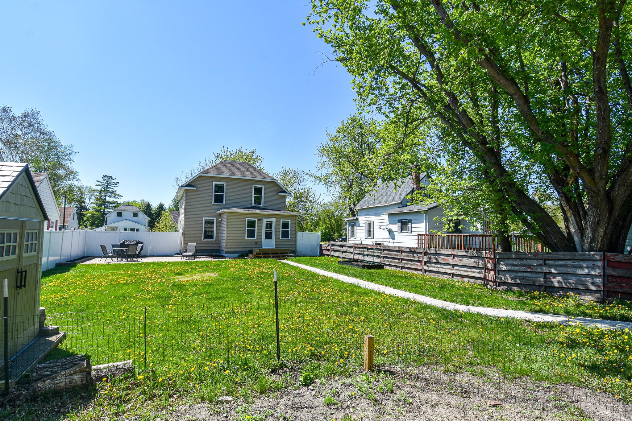 1905 single family home for sale at 720 Arnold Avenue N in Thief River Falls, MN — 3 bed, 2 bath (photo 44 of 49)