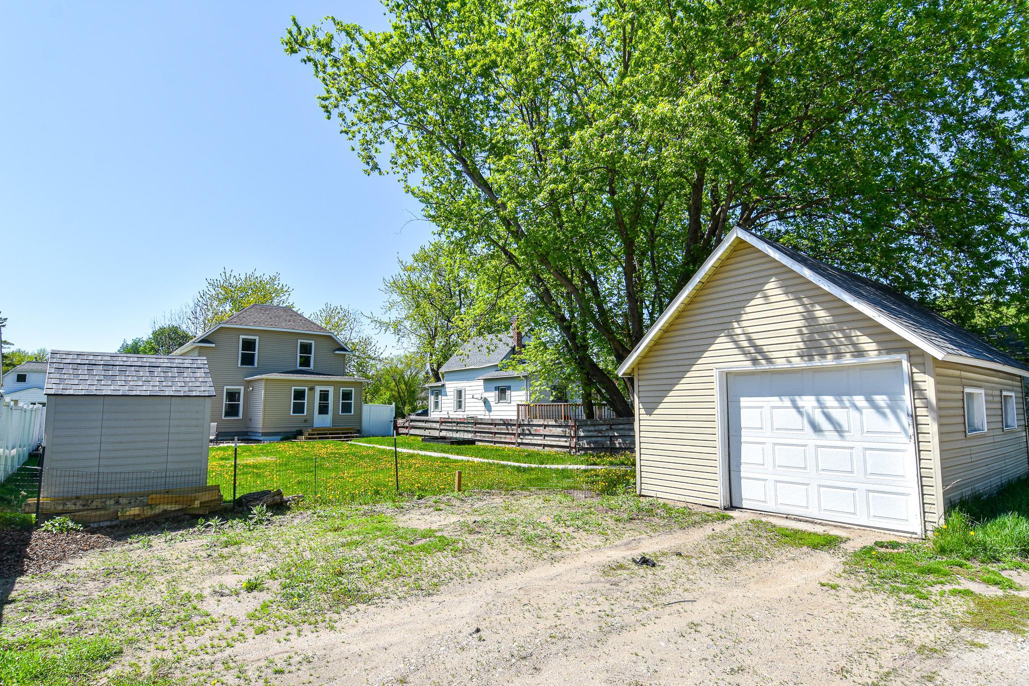 1905 single family home for sale at 720 Arnold Avenue N in Thief River Falls, MN — 3 bed, 2 bath (photo 46 of 49)