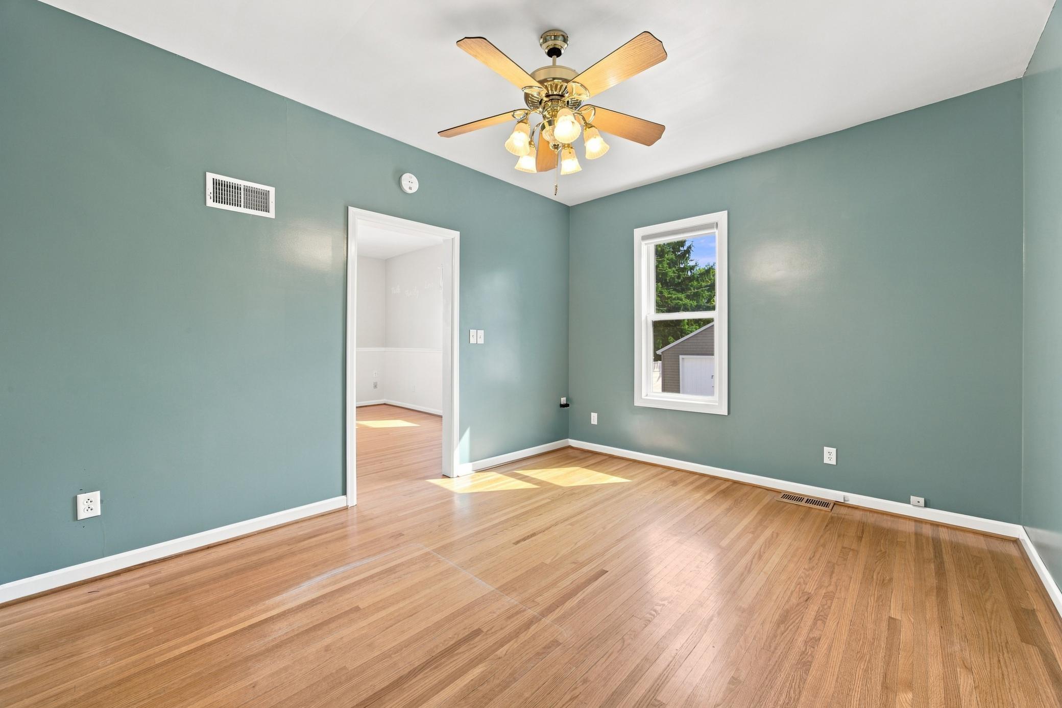 1936 single family home for sale at 332 3rd Avenue E in Hunter, ND — 4 bed, 3 bath (photo 14 of 45)