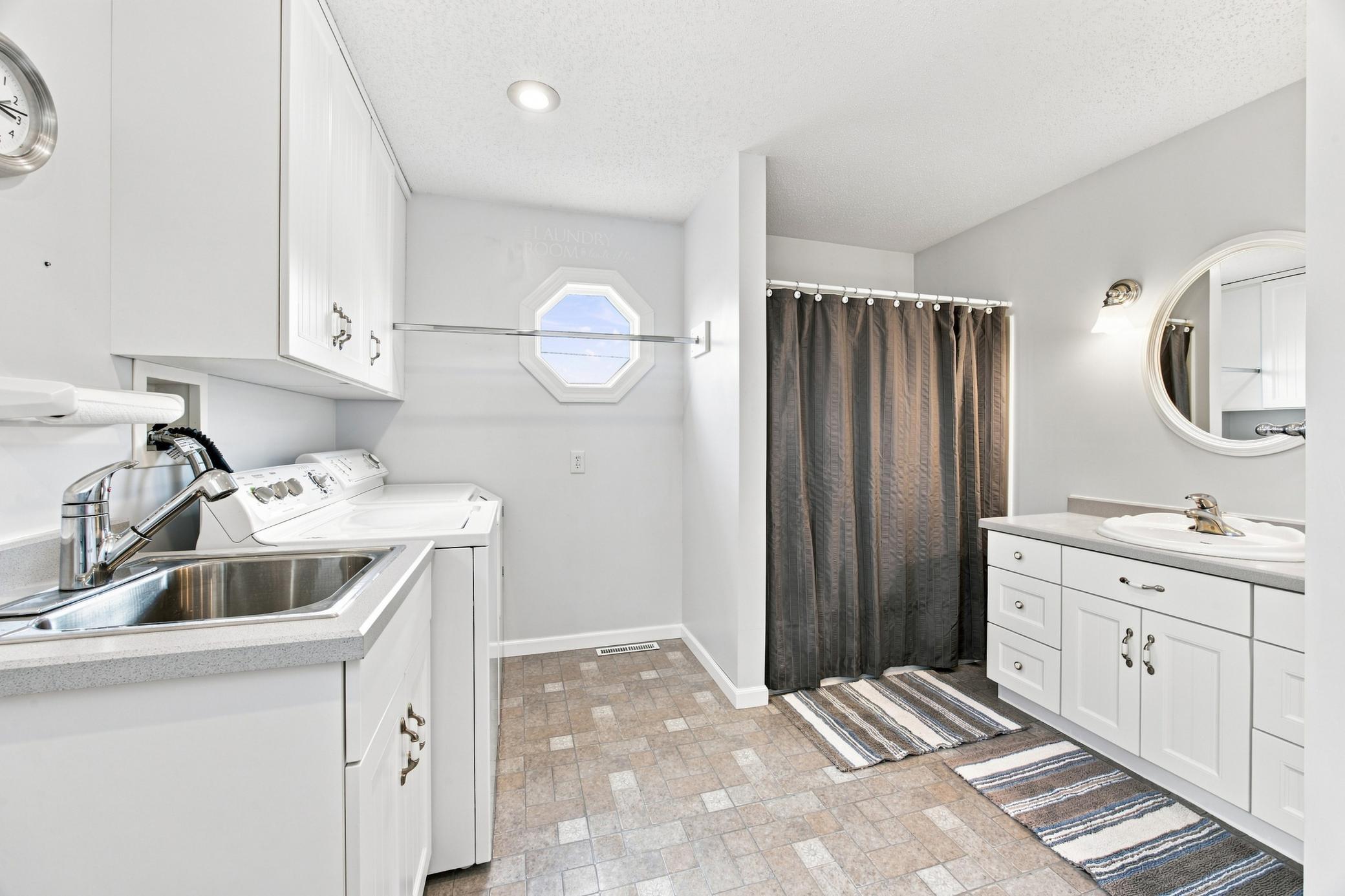 1936 single family home for sale at 332 3rd Avenue E in Hunter, ND — 4 bed, 3 bath (photo 16 of 45)