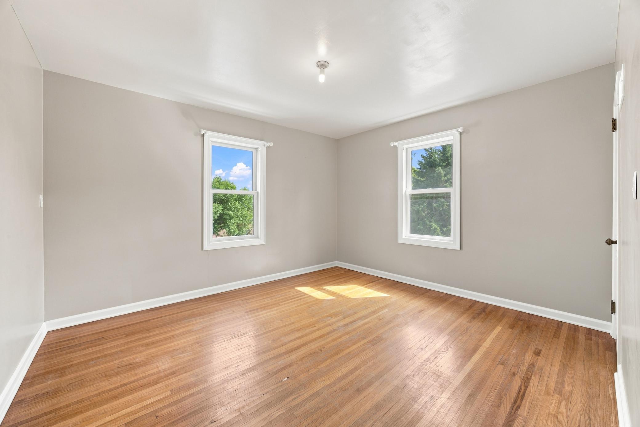 1936 single family home for sale at 332 3rd Avenue E in Hunter, ND — 4 bed, 3 bath (photo 23 of 45)