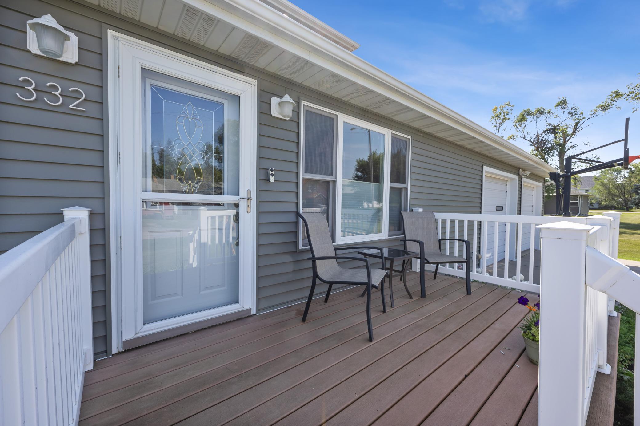 1936 single family home for sale at 332 3rd Avenue E in Hunter, ND — 4 bed, 3 bath (photo 4 of 45)