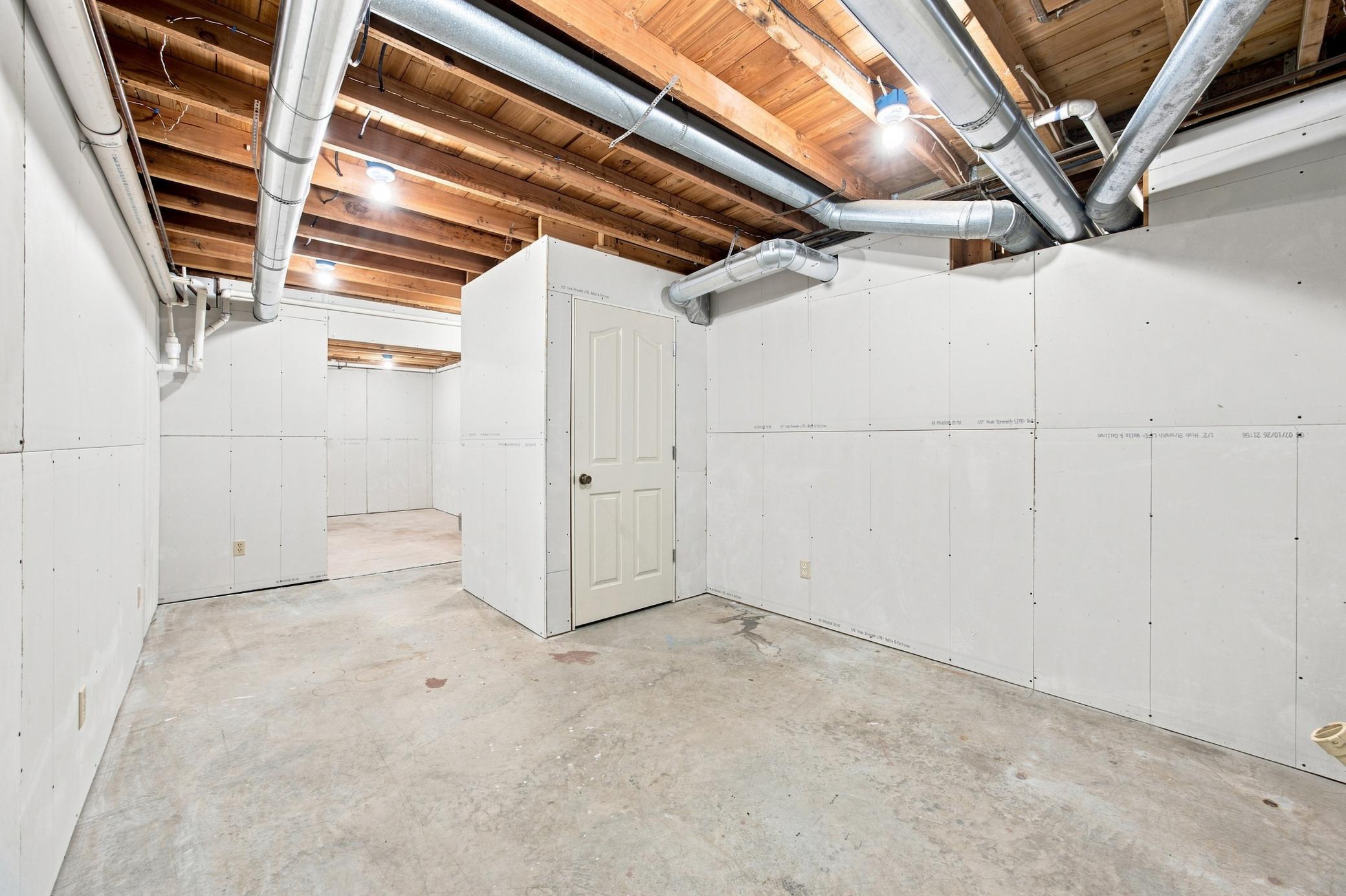 1936 single family home for sale at 332 3rd Avenue E in Hunter, ND — 4 bed, 3 bath (photo 31 of 45)