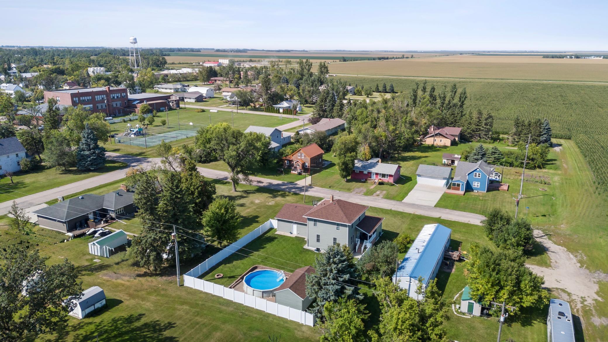 1936 single family home for sale at 332 3rd Avenue E in Hunter, ND — 4 bed, 3 bath (photo 40 of 45)