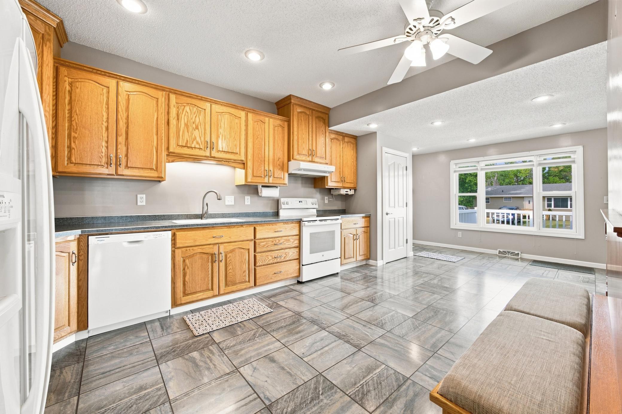 1936 single family home for sale at 332 3rd Avenue E in Hunter, ND — 4 bed, 3 bath (photo 7 of 45)