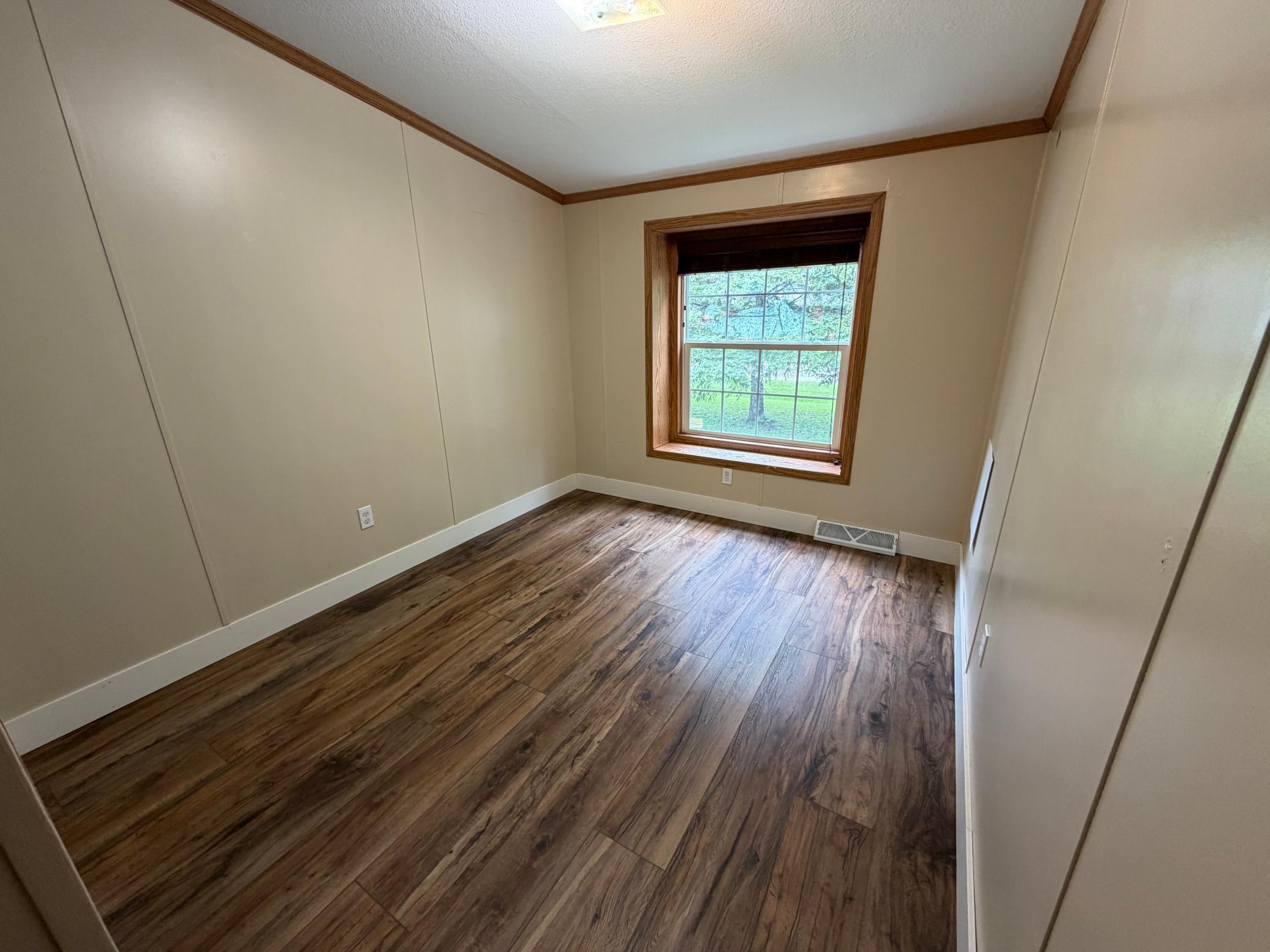 1997 single family home for sale at 314 6th Avenue SE in Baudette, MN — 4 bed, 2 bath (photo 12 of 14)