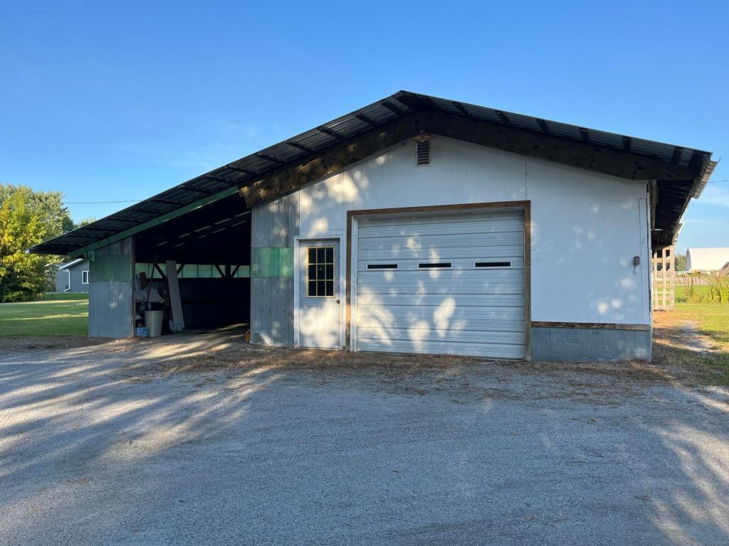1997 single family home for sale at 314 6th Avenue SE in Baudette, MN — 4 bed, 2 bath (photo 4 of 14)