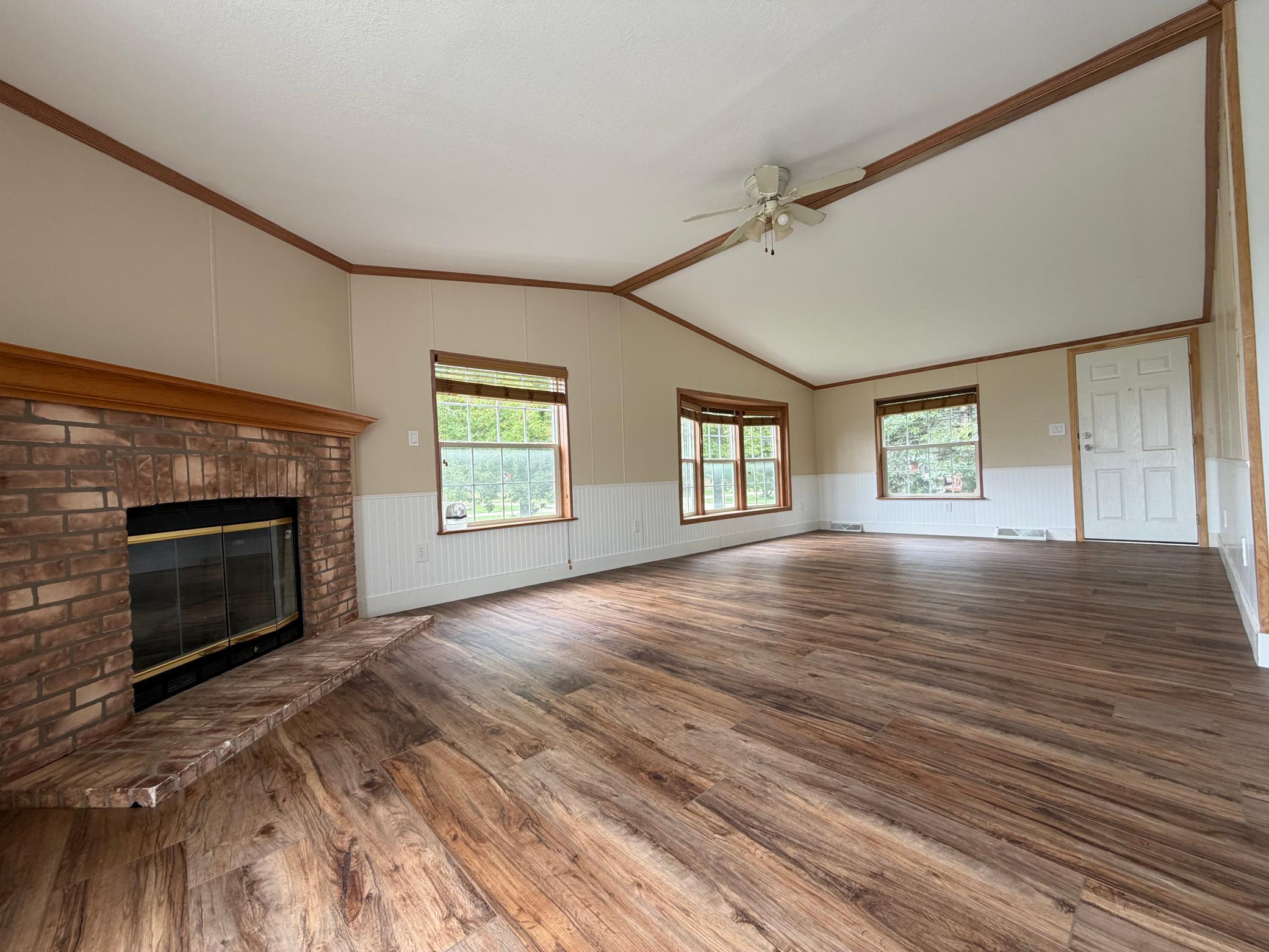 1997 single family home for sale at 314 6th Avenue SE in Baudette, MN — 4 bed, 2 bath (photo 6 of 14)