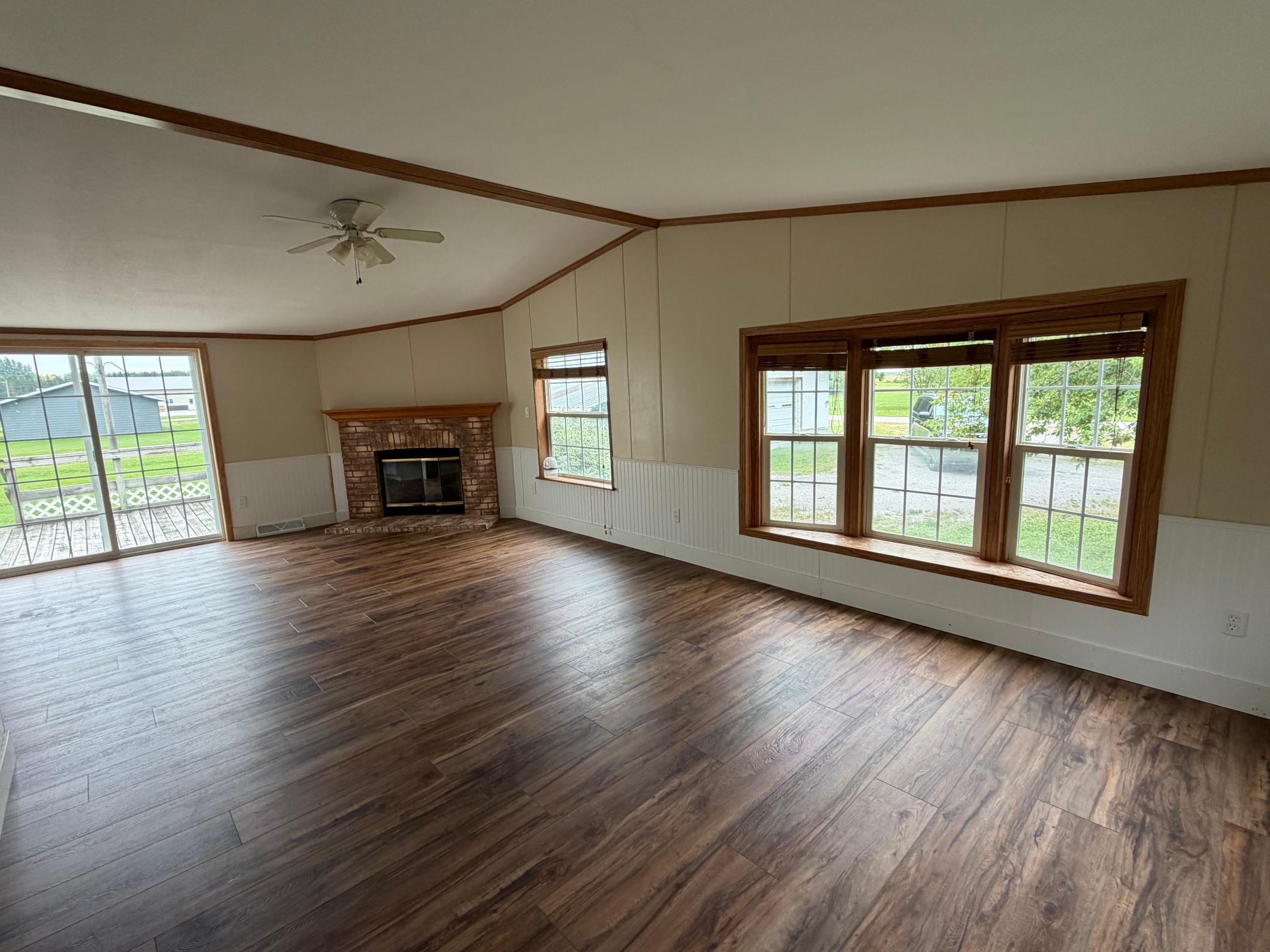 1997 single family home for sale at 314 6th Avenue SE in Baudette, MN — 4 bed, 2 bath (photo 7 of 14)