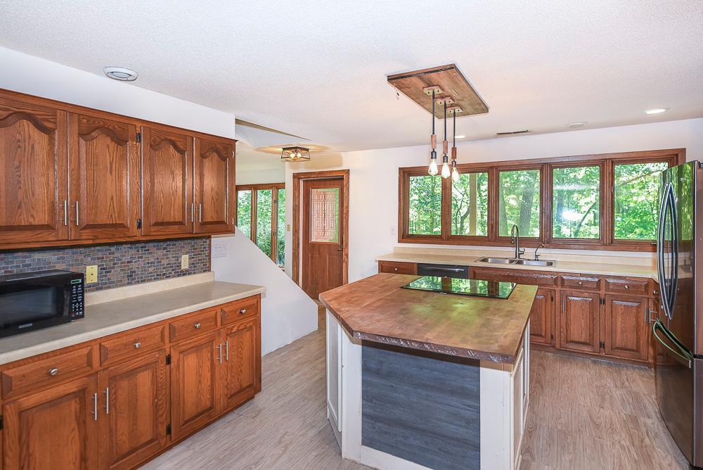 1981 single family home for sale at 15880 Ashmun Road in Brainerd, MN — 4 bed, 2 bath (photo 13 of 44)