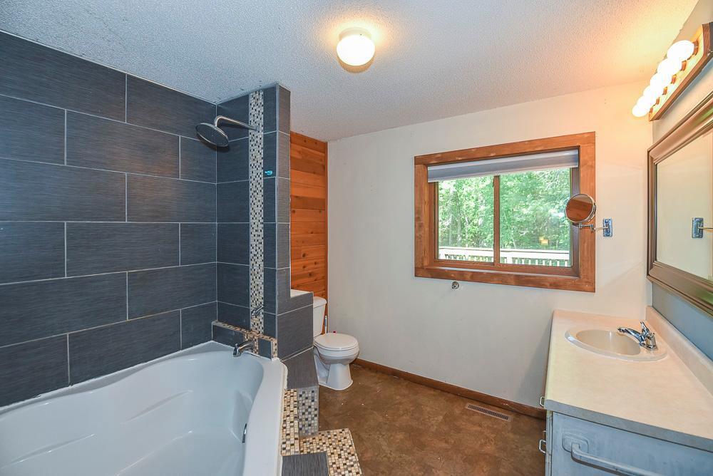 1981 single family home for sale at 15880 Ashmun Road in Brainerd, MN — 4 bed, 2 bath (photo 24 of 44)