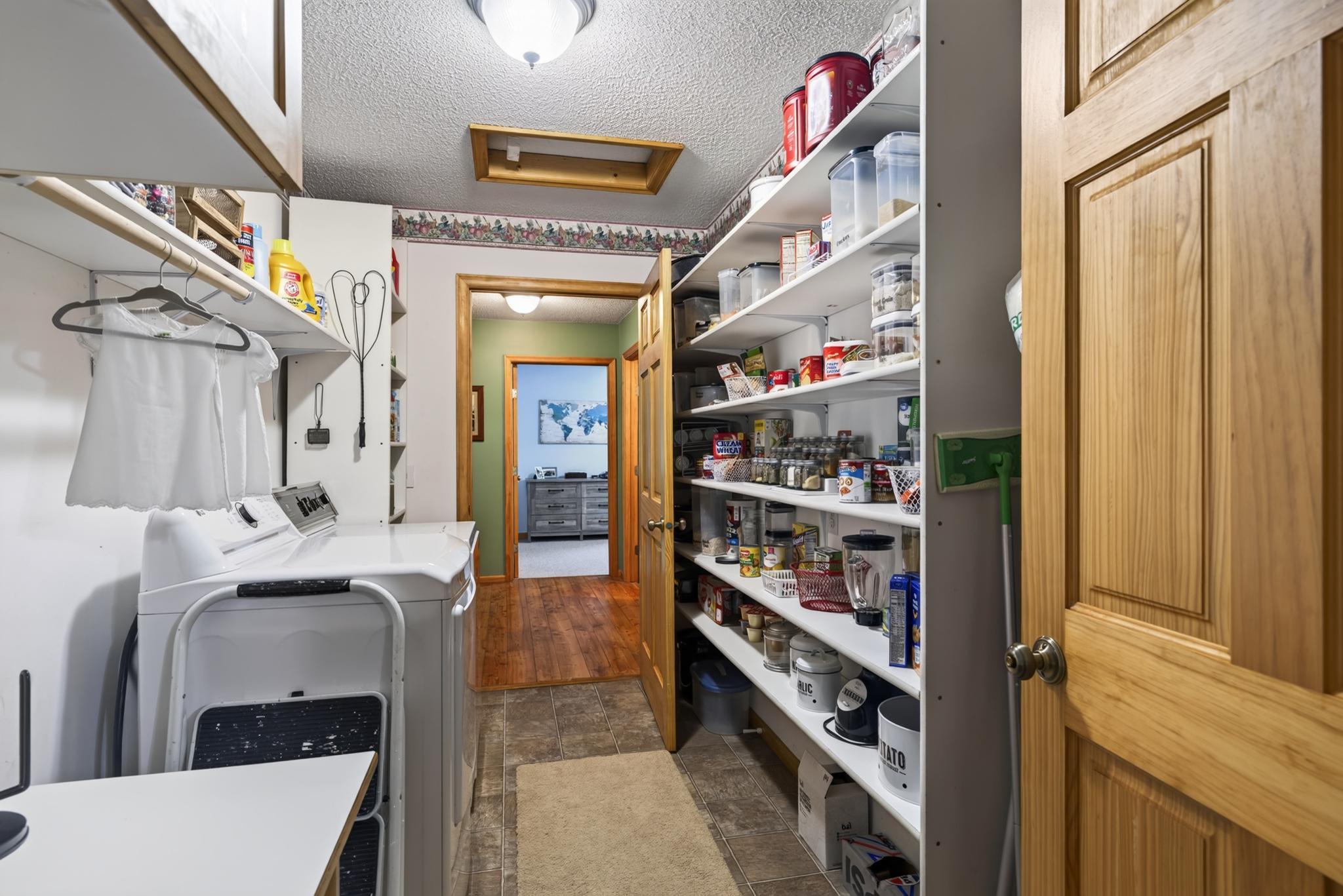 2001 single family home for sale at 1587 SW Stallion Road in Pillager, MN — 3 bed, 2 bath (photo 22 of 37)