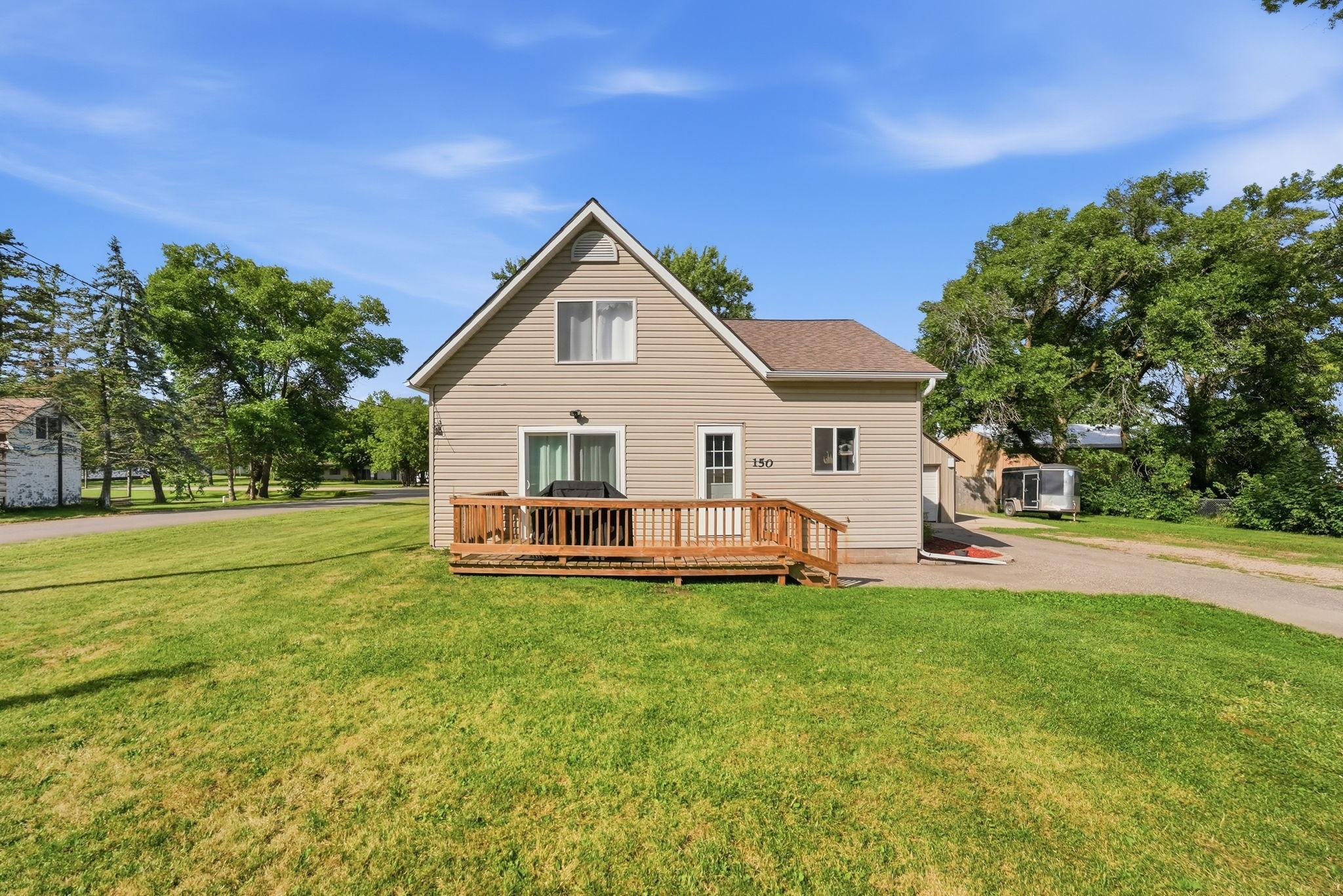1882 single family home for sale at 150 W Church Avenue in Nelson, MN — 4 bed, 2 bath (photo 2 of 24)