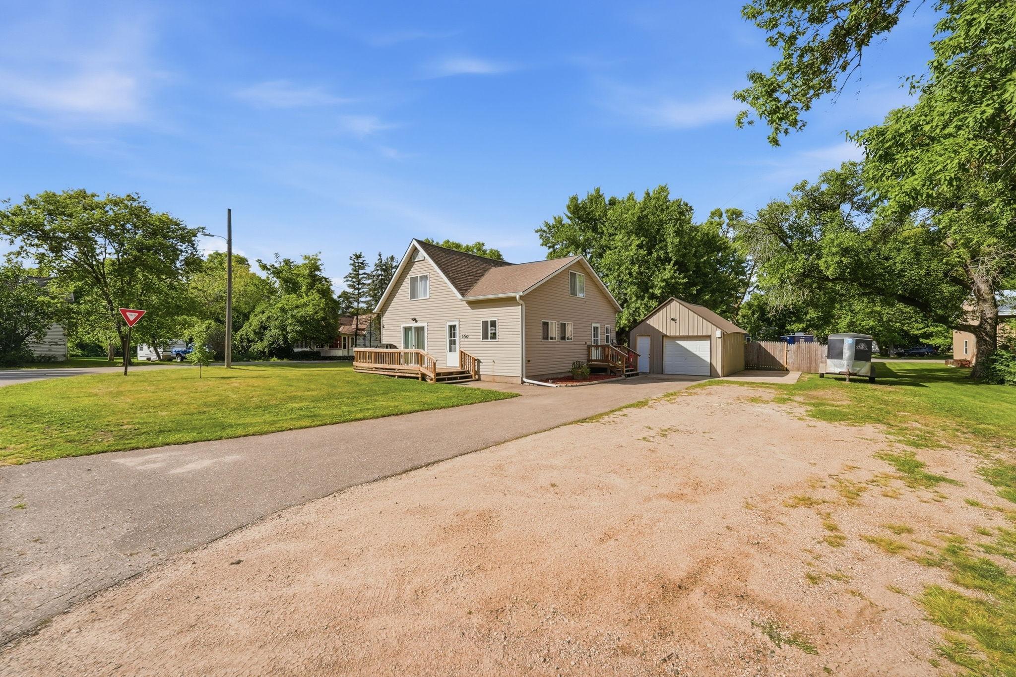 1882 single family home for sale at 150 W Church Avenue in Nelson, MN — 4 bed, 2 bath (photo 4 of 24)