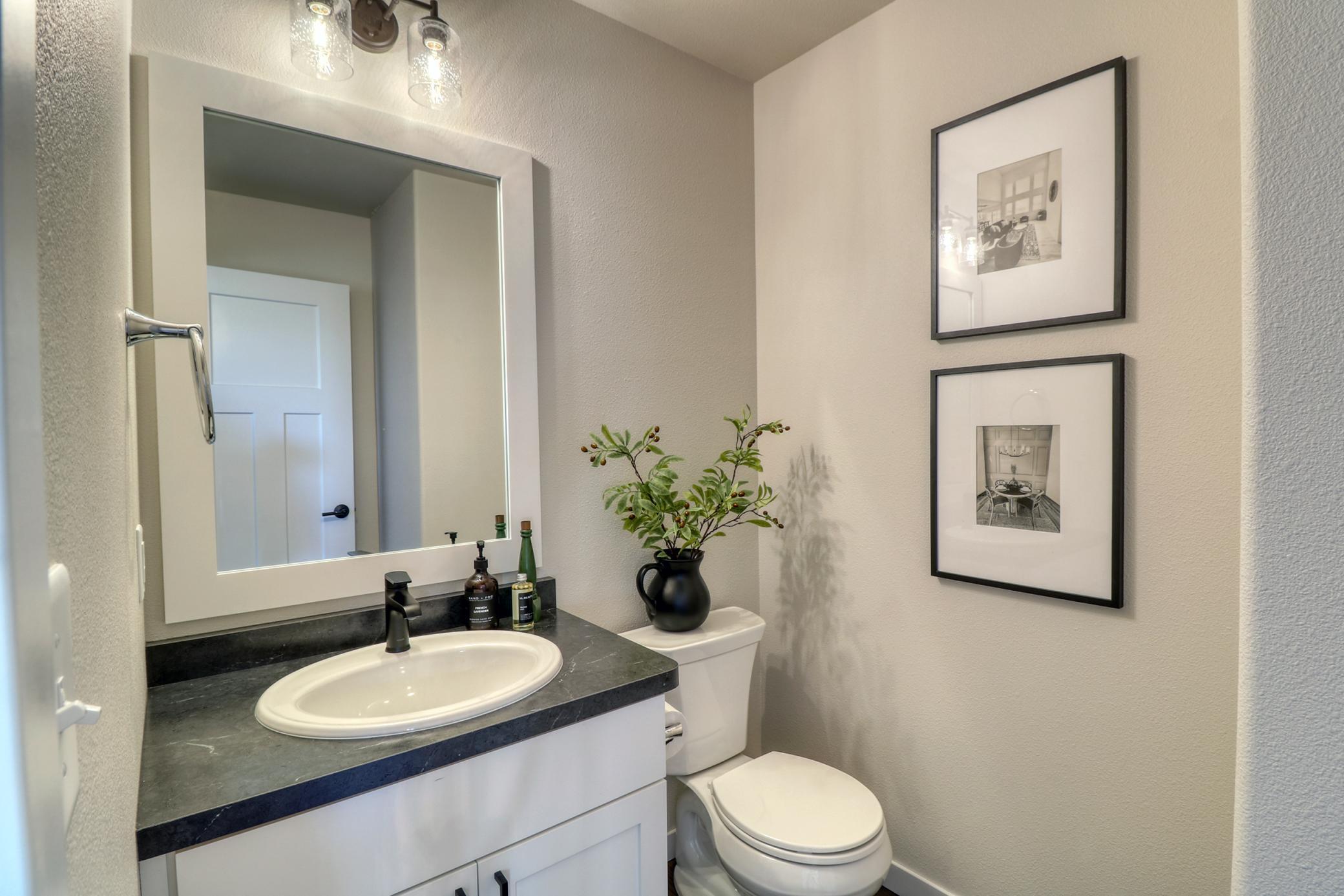 2026 single family home for sale at 6809 Bellview Drive S in Fargo, ND — 3 bed, 3 bath (photo 24 of 40)