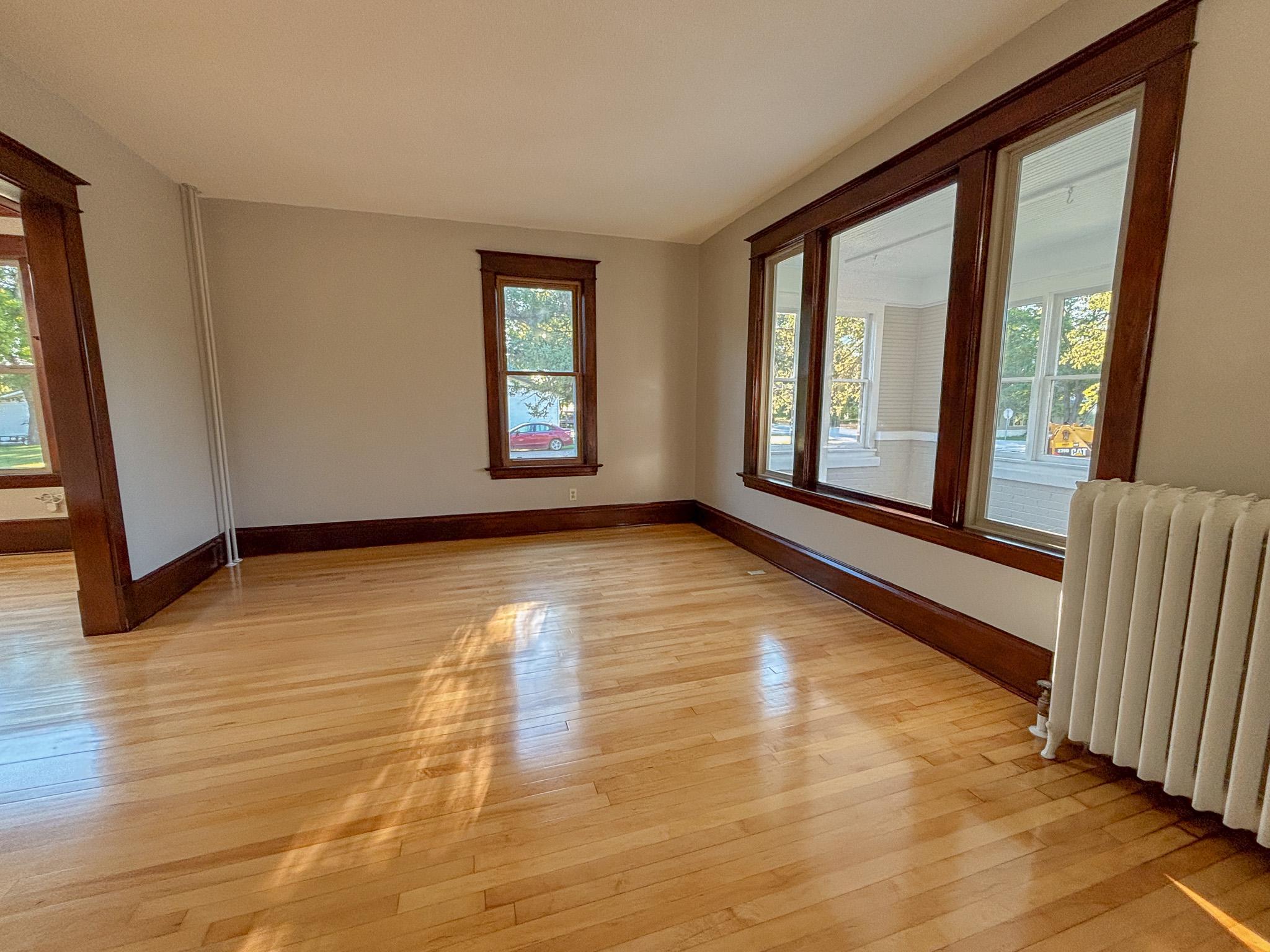 1920 single family home for sale at 502 W Broadway Avenue in Elizabeth, MN — 3 bed, 2 bath (photo 5 of 57)