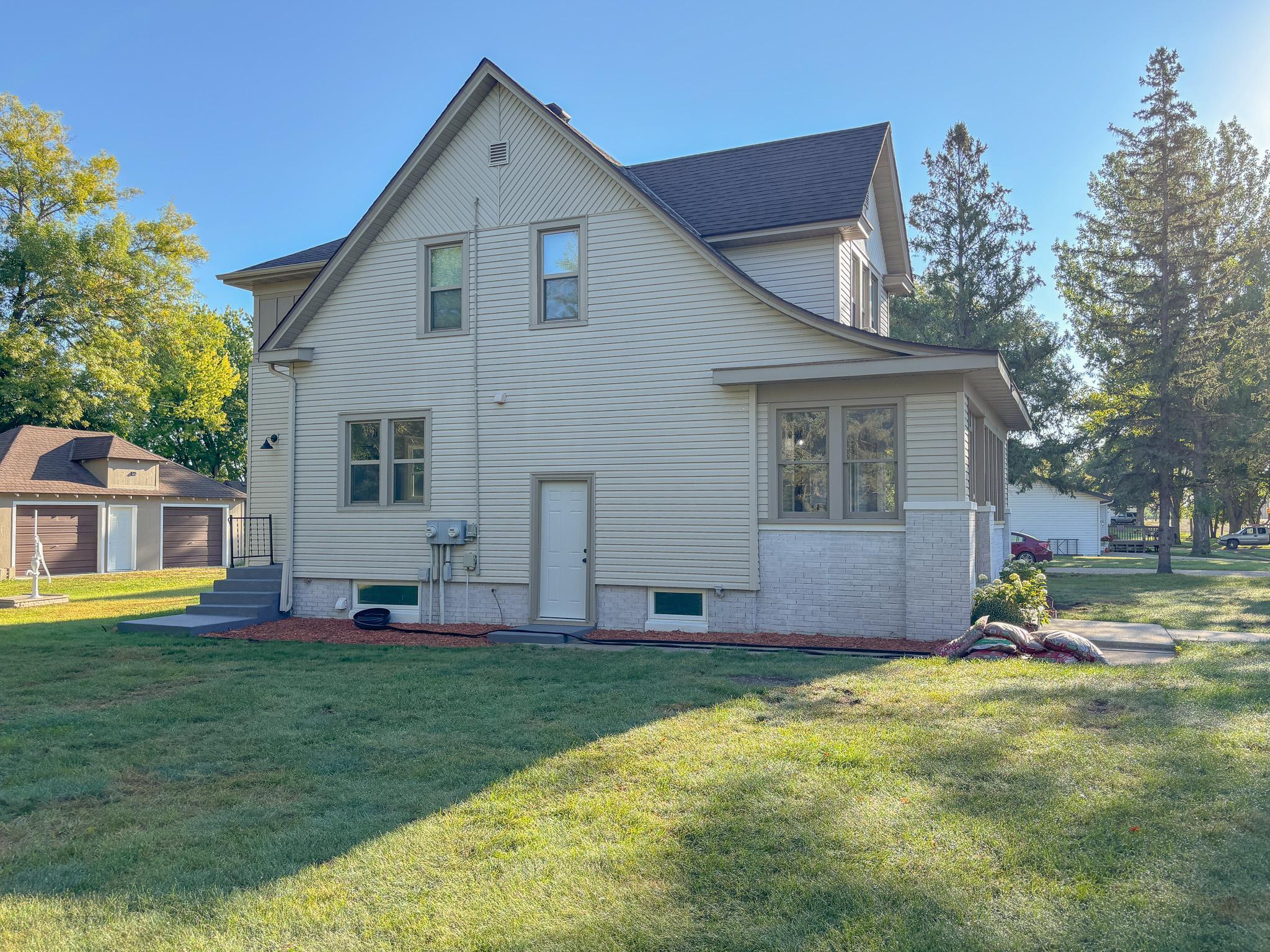 1920 single family home for sale at 502 W Broadway Avenue in Elizabeth, MN — 3 bed, 2 bath (photo 41 of 57)