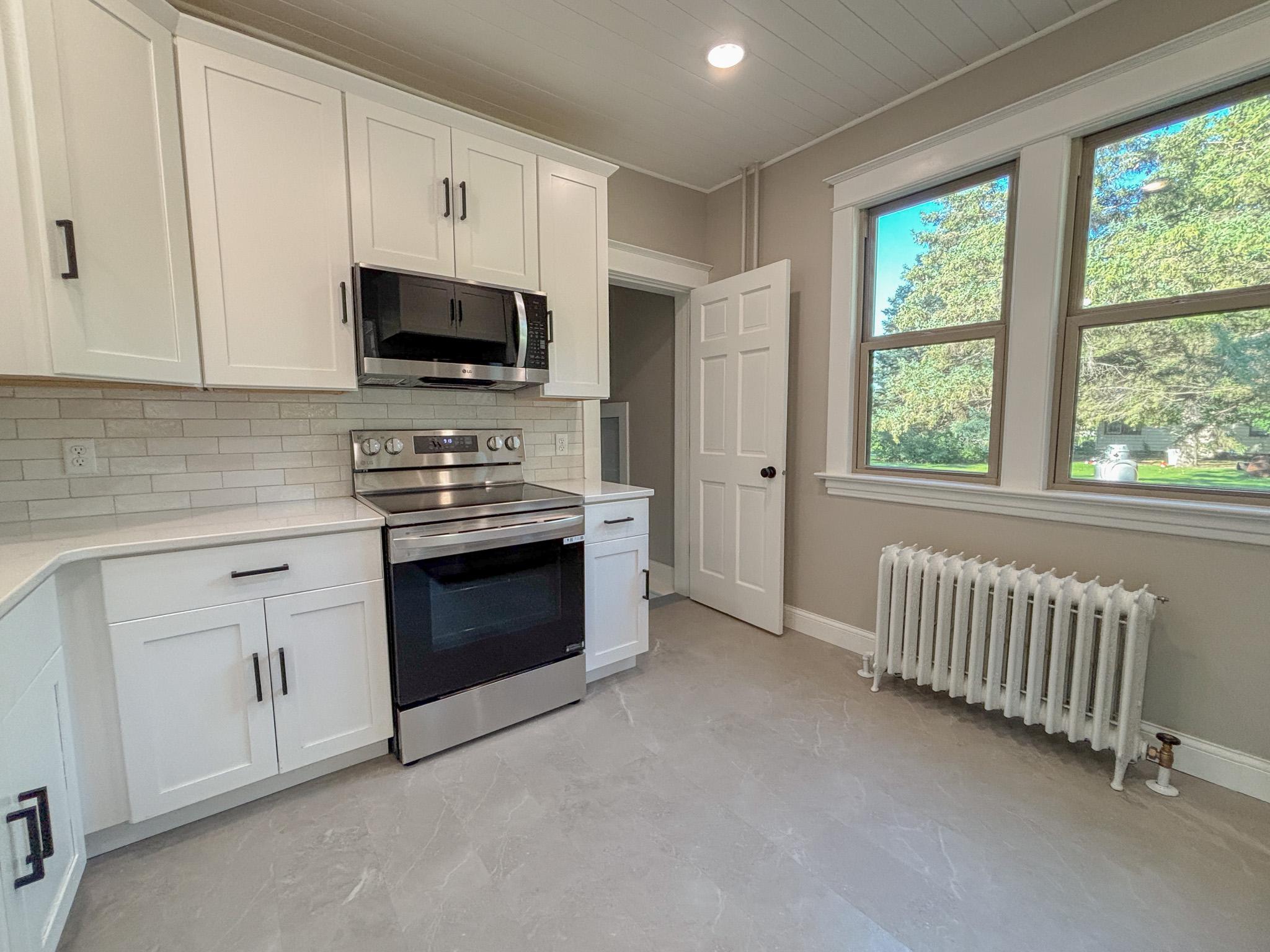 1920 single family home for sale at 502 W Broadway Avenue in Elizabeth, MN — 3 bed, 2 bath (photo 7 of 57)