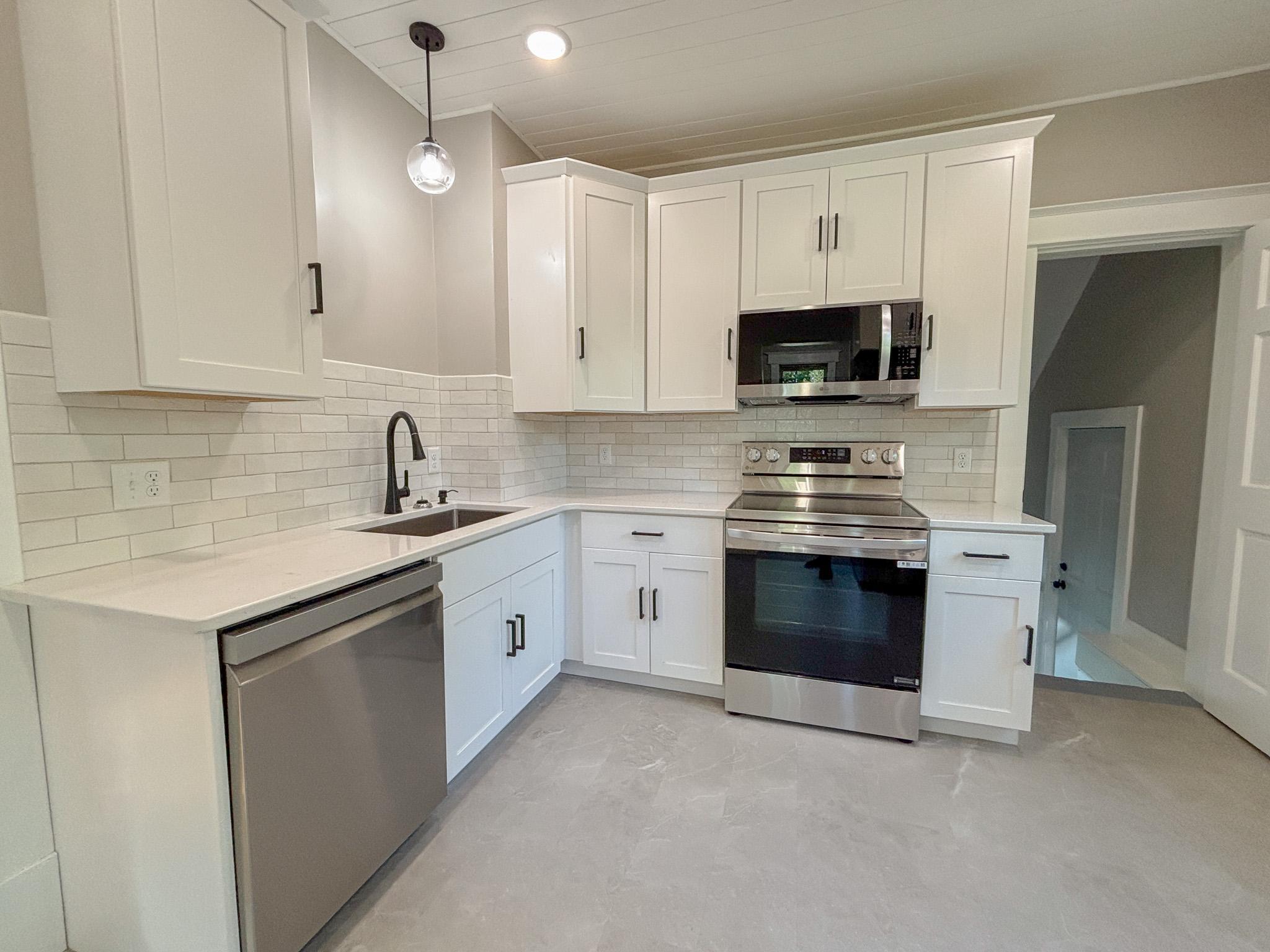 1920 single family home for sale at 502 W Broadway Avenue in Elizabeth, MN — 3 bed, 2 bath (photo 9 of 57)