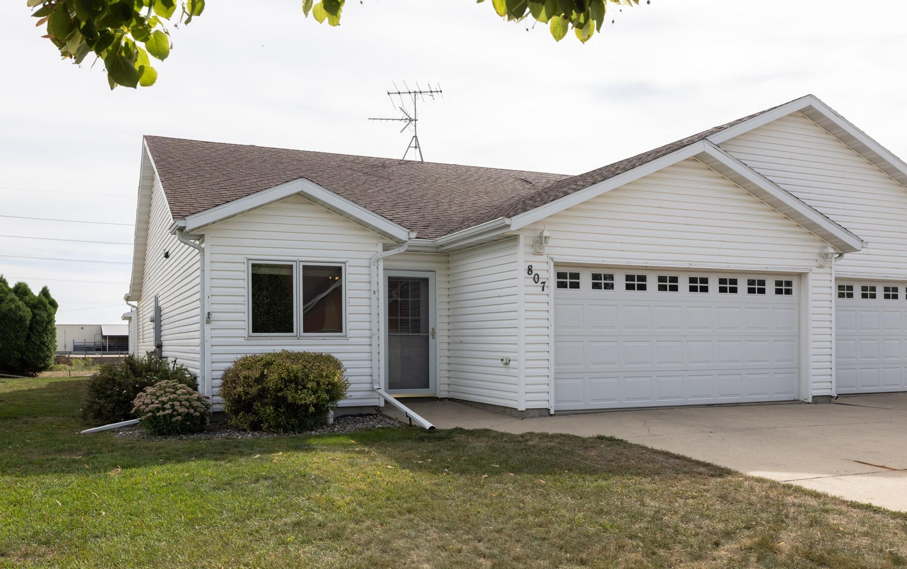 807 Morningside Drive, Casselton, ND