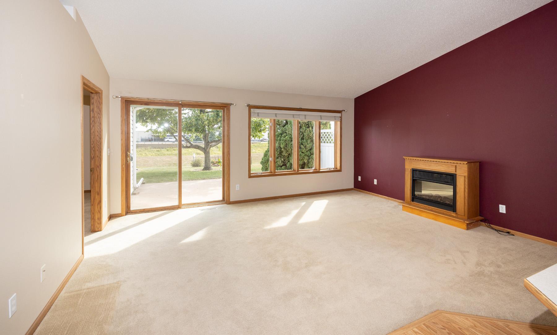2003 townhouse for sale at 807 Morningside Drive in Casselton, ND — 2 bed, 2 bath (photo 12 of 33)