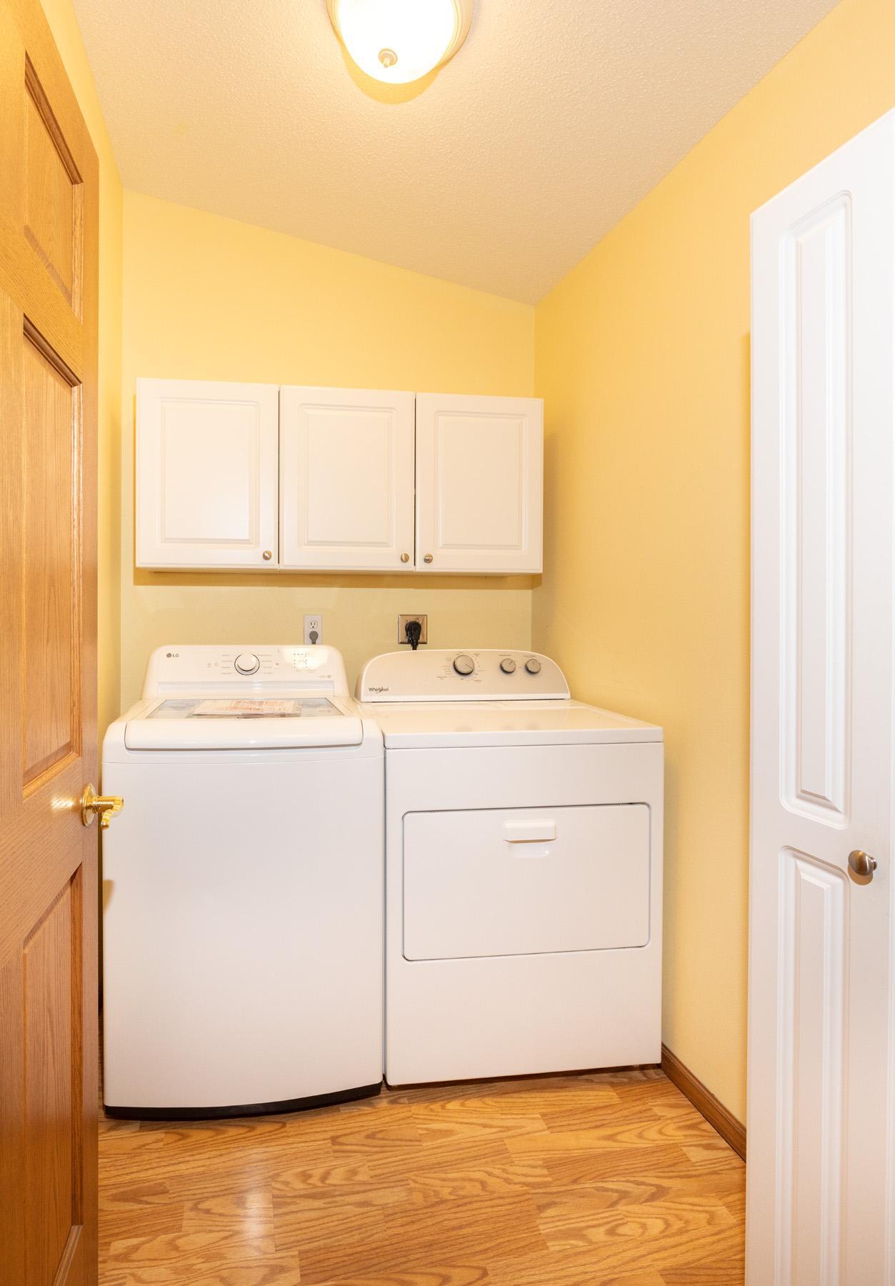 2003 townhouse for sale at 807 Morningside Drive in Casselton, ND — 2 bed, 2 bath (photo 15 of 33)