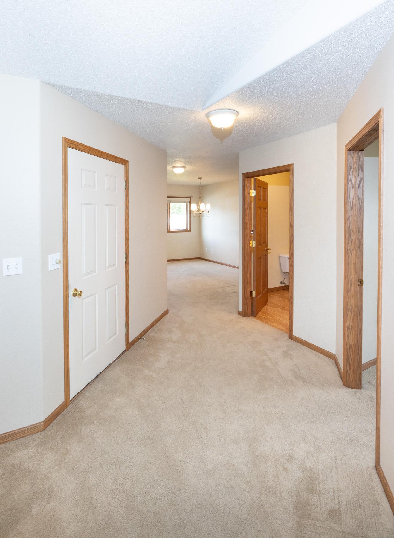 2003 townhouse for sale at 807 Morningside Drive in Casselton, ND — 2 bed, 2 bath (photo 17 of 33)