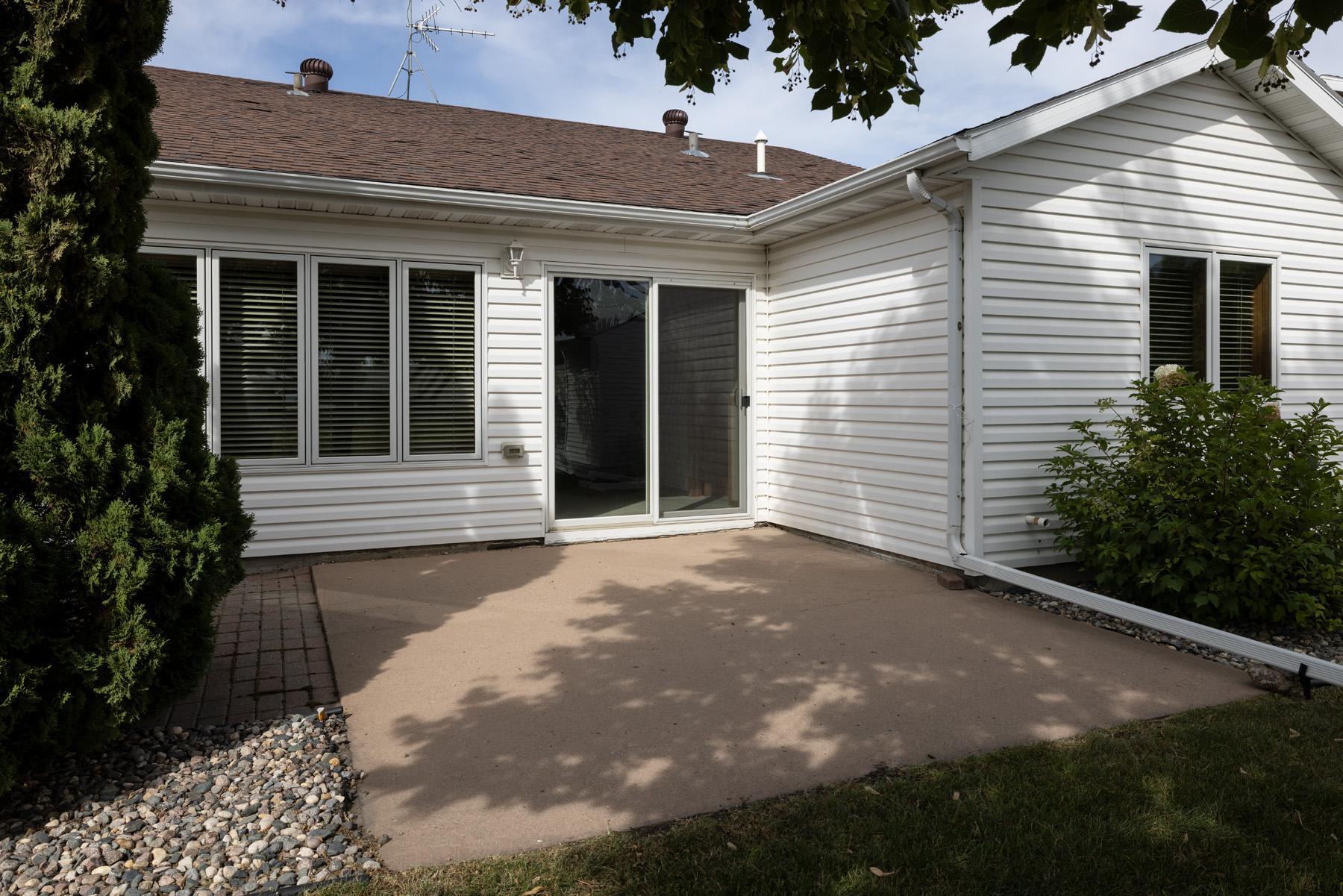 2003 townhouse for sale at 807 Morningside Drive in Casselton, ND — 2 bed, 2 bath (photo 31 of 33)