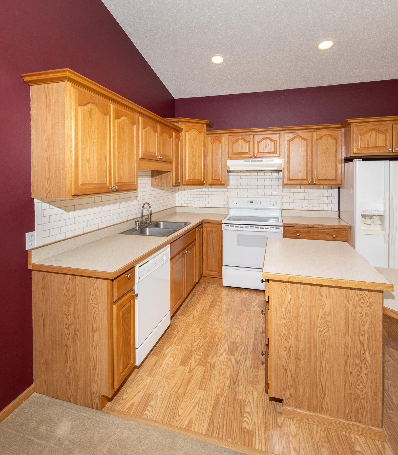 2003 townhouse for sale at 807 Morningside Drive in Casselton, ND — 2 bed, 2 bath (photo 8 of 33)