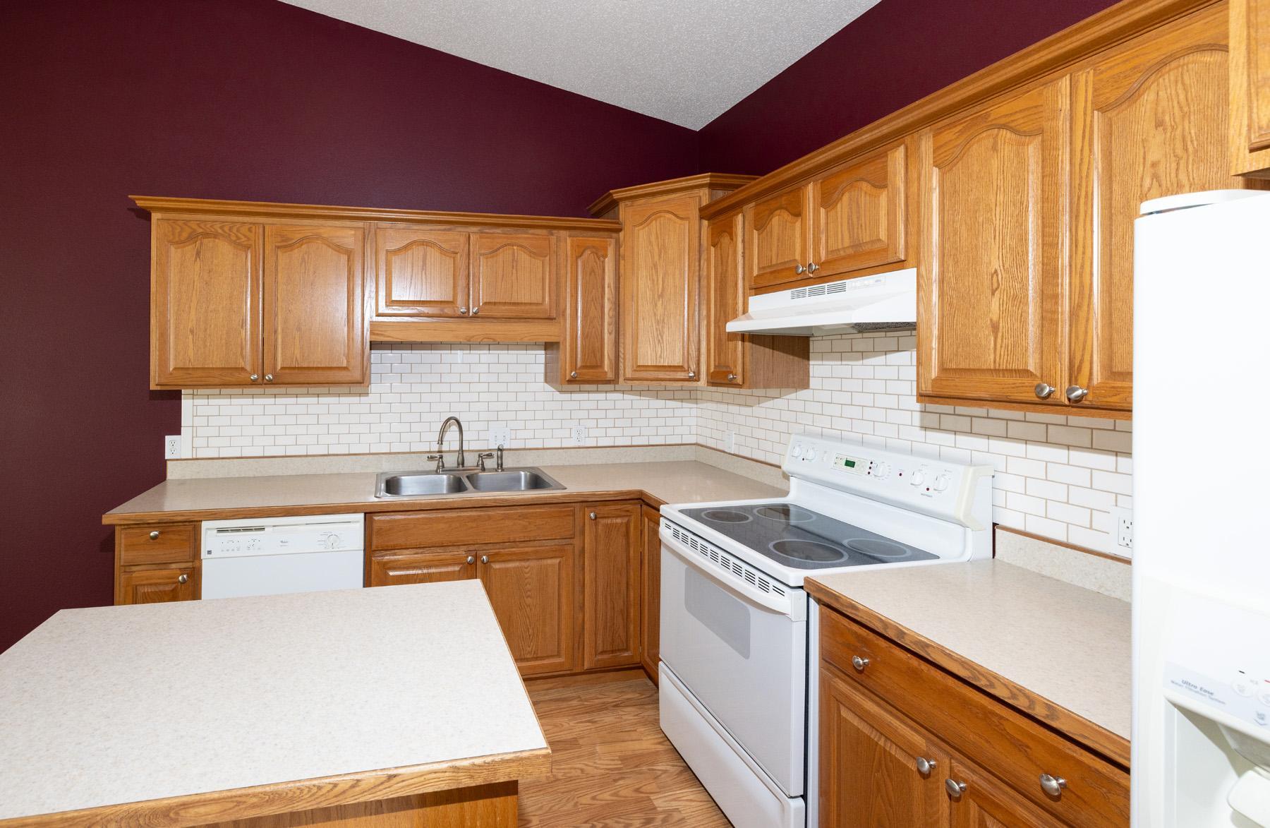 2003 townhouse for sale at 807 Morningside Drive in Casselton, ND — 2 bed, 2 bath (photo 9 of 33)