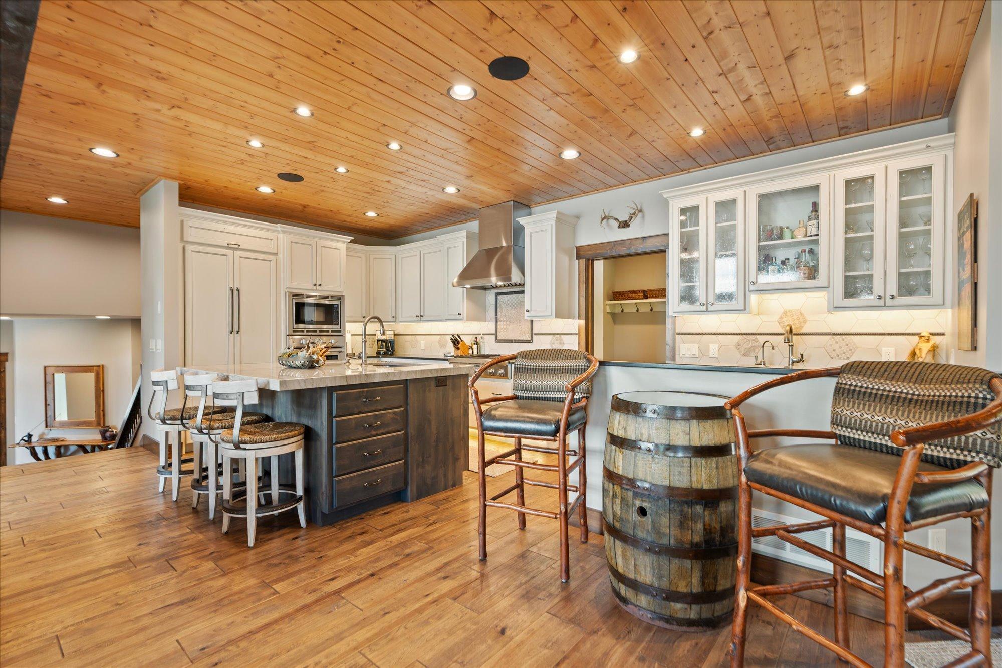 2017 single family home for sale at 16497 W Eagle Lake Road in Fifty Lakes, MN — 5 bed, 5 bath (photo 19 of 55)