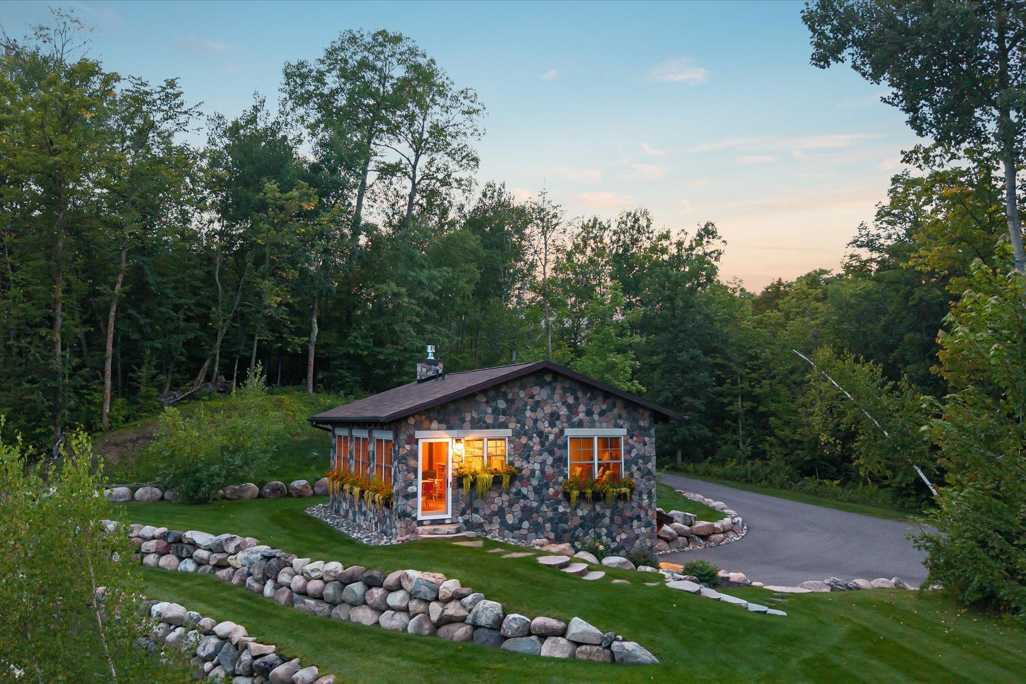 2017 single family home for sale at 16497 W Eagle Lake Road in Fifty Lakes, MN — 5 bed, 5 bath (photo 7 of 55)
