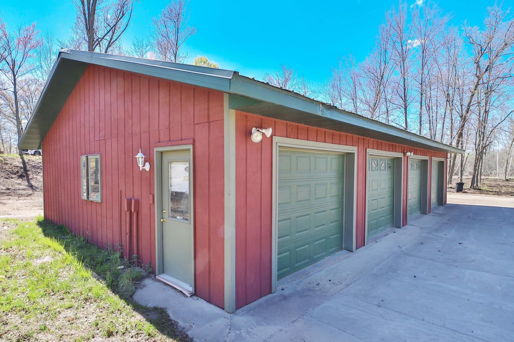2002 single family home for sale at 18352 Johnson Road in Brainerd, MN — 3 bed, 3 bath (photo 54 of 73)