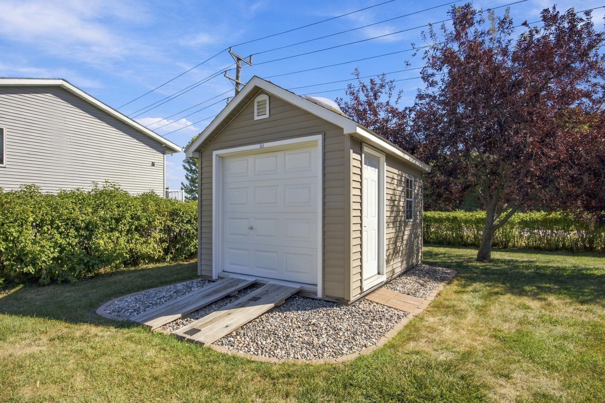 2007 single family home for sale at 1706 12th Street N in Wahpeton, ND — 3 bed, 2 bath (photo 28 of 36)