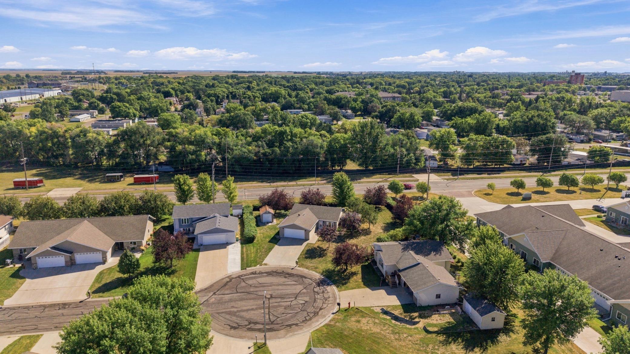 2007 single family home for sale at 1706 12th Street N in Wahpeton, ND — 3 bed, 2 bath (photo 32 of 36)