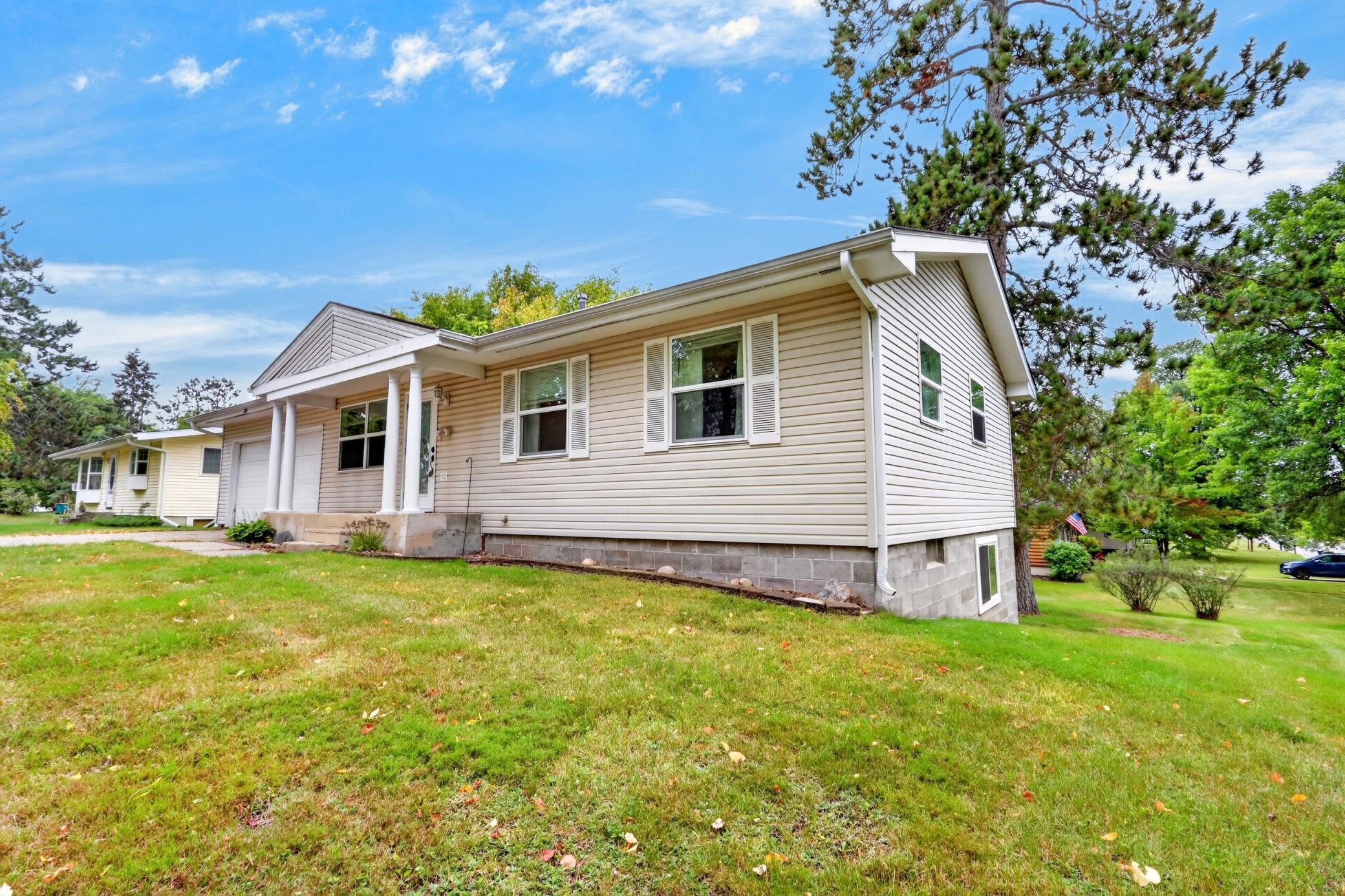 1974 single family home for sale at 826 Willow Lane in Grand Rapids, MN — 3 bed, 2 bath (photo 41 of 55)
