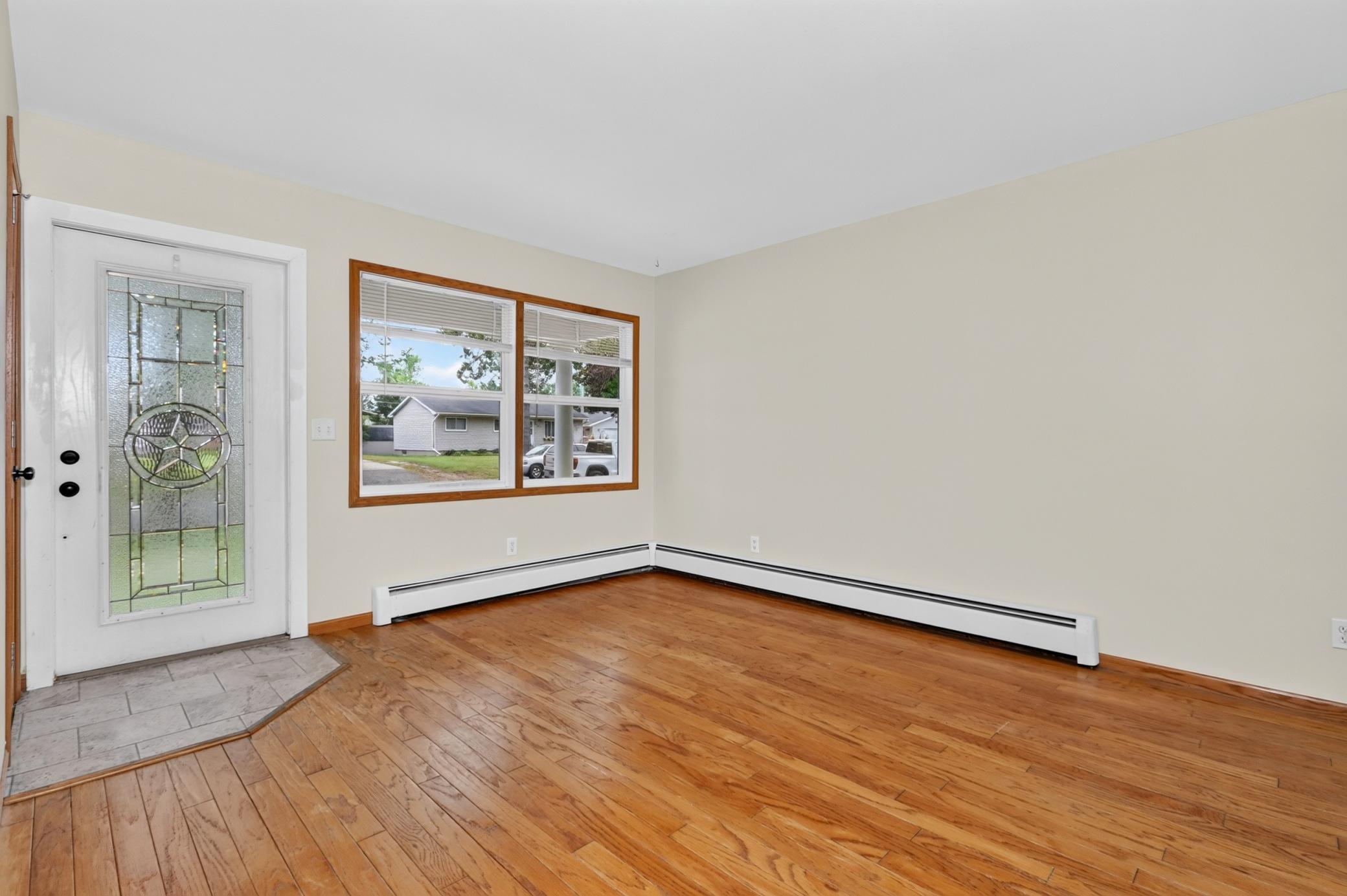 1974 single family home for sale at 826 Willow Lane in Grand Rapids, MN — 3 bed, 2 bath (photo 6 of 55)