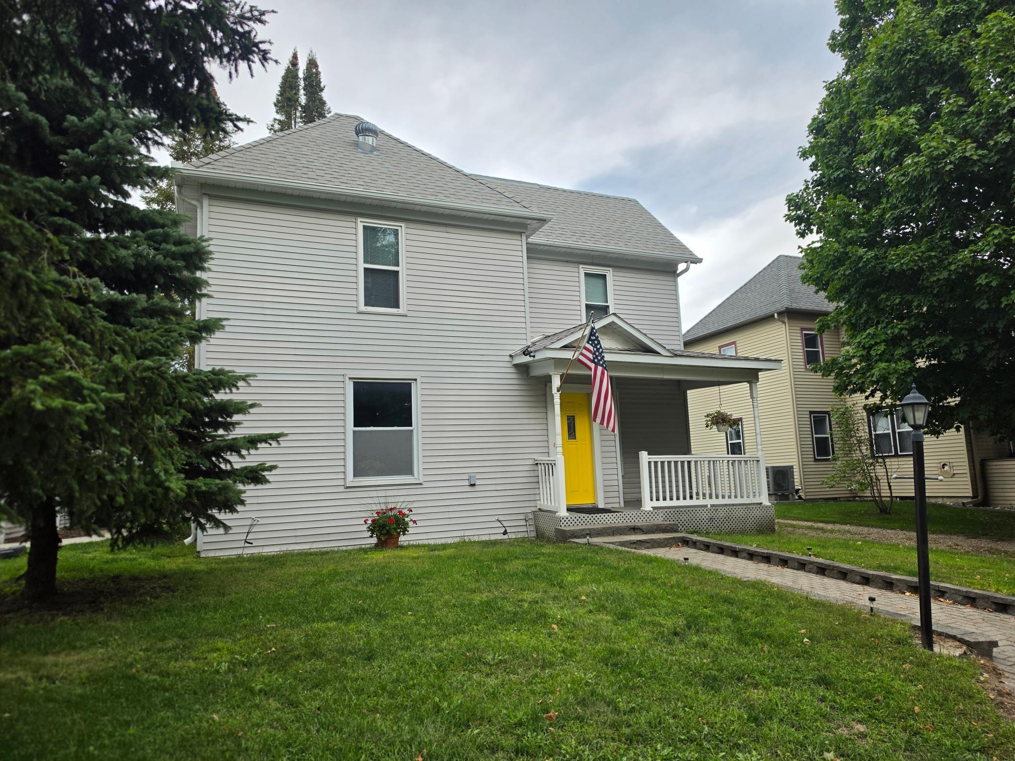 1895 single family home for sale at 204 Woodland Avenue W in Underwood, MN — 4 bed, 2 bath (photo 4 of 35)