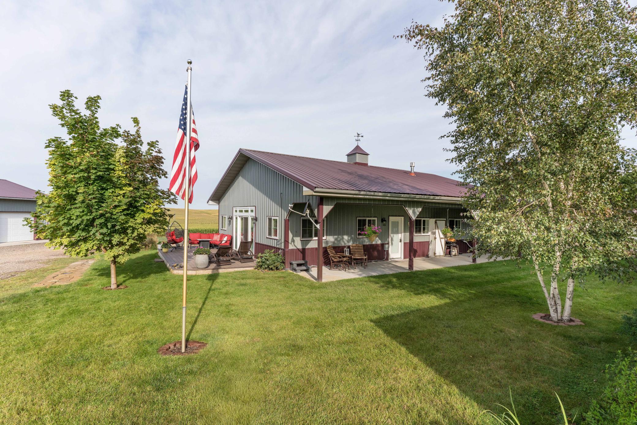 2011 single family home for sale at 403 W Prairie Avenue in Elizabeth, MN — 2 bed, 2 bath (photo 4 of 30)