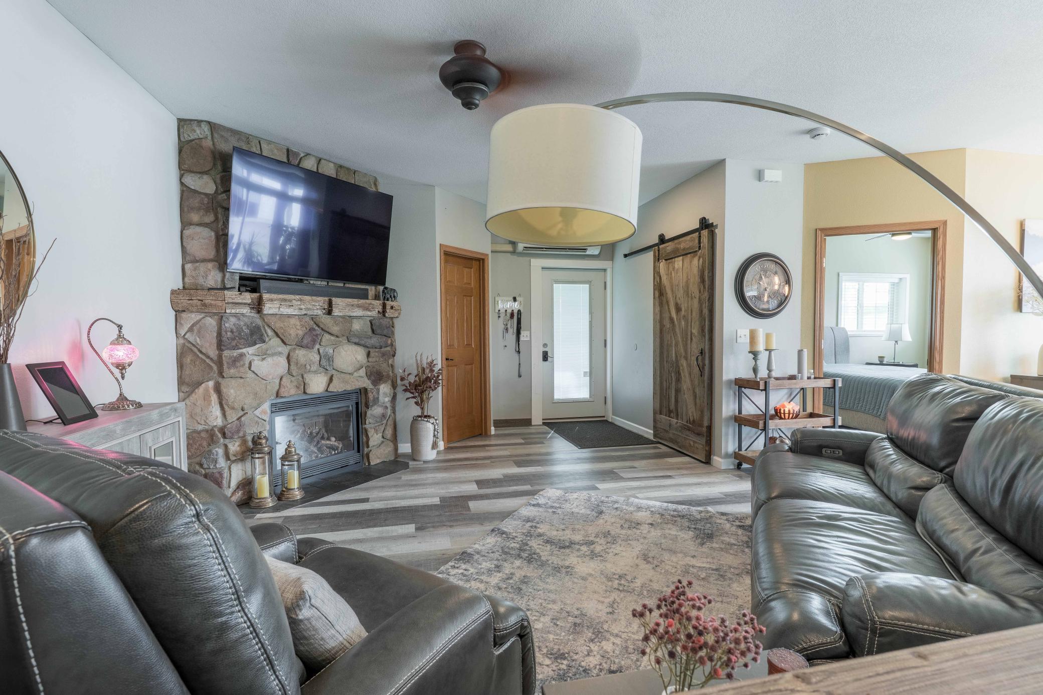 2011 single family home for sale at 403 W Prairie Avenue in Elizabeth, MN — 2 bed, 2 bath (photo 6 of 30)