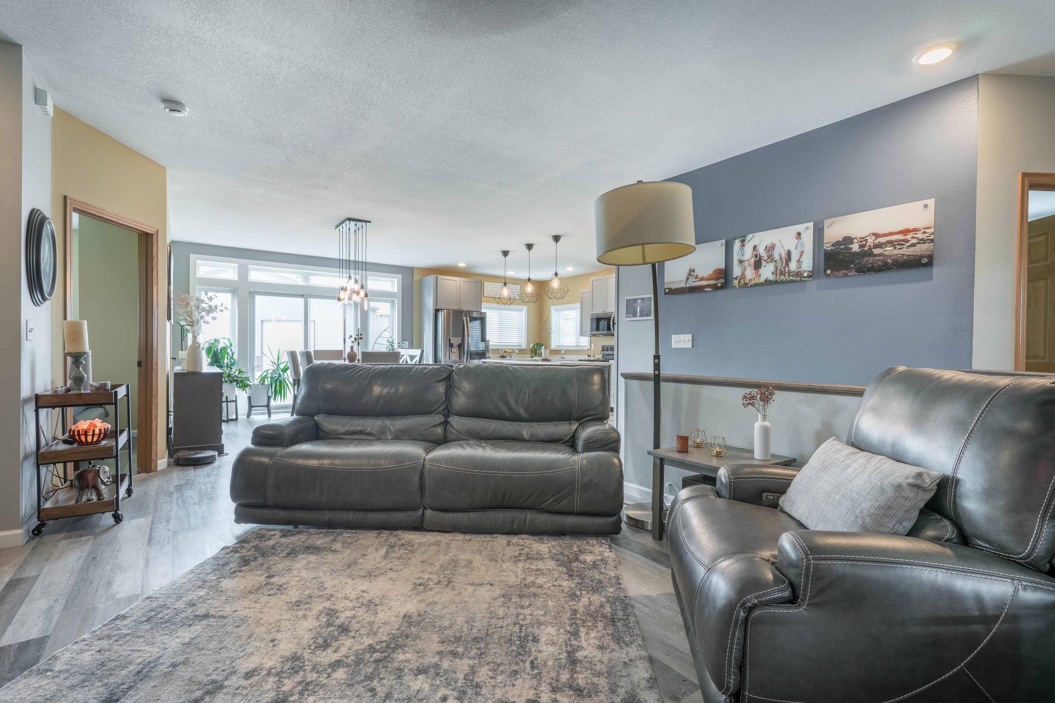 2011 single family home for sale at 403 W Prairie Avenue in Elizabeth, MN — 2 bed, 2 bath (photo 7 of 30)